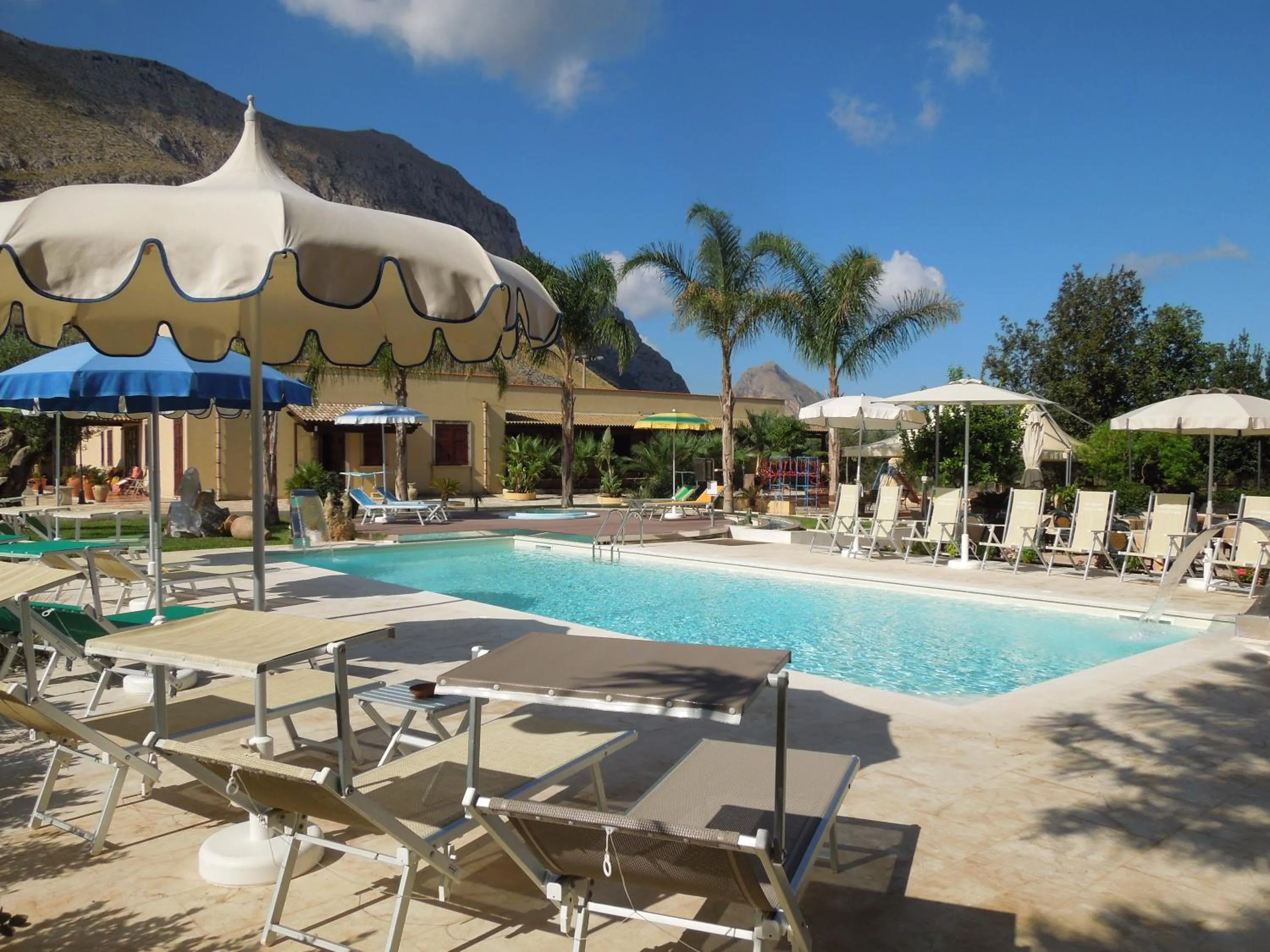 Swimming pool in Hotel Oasi da Paolo