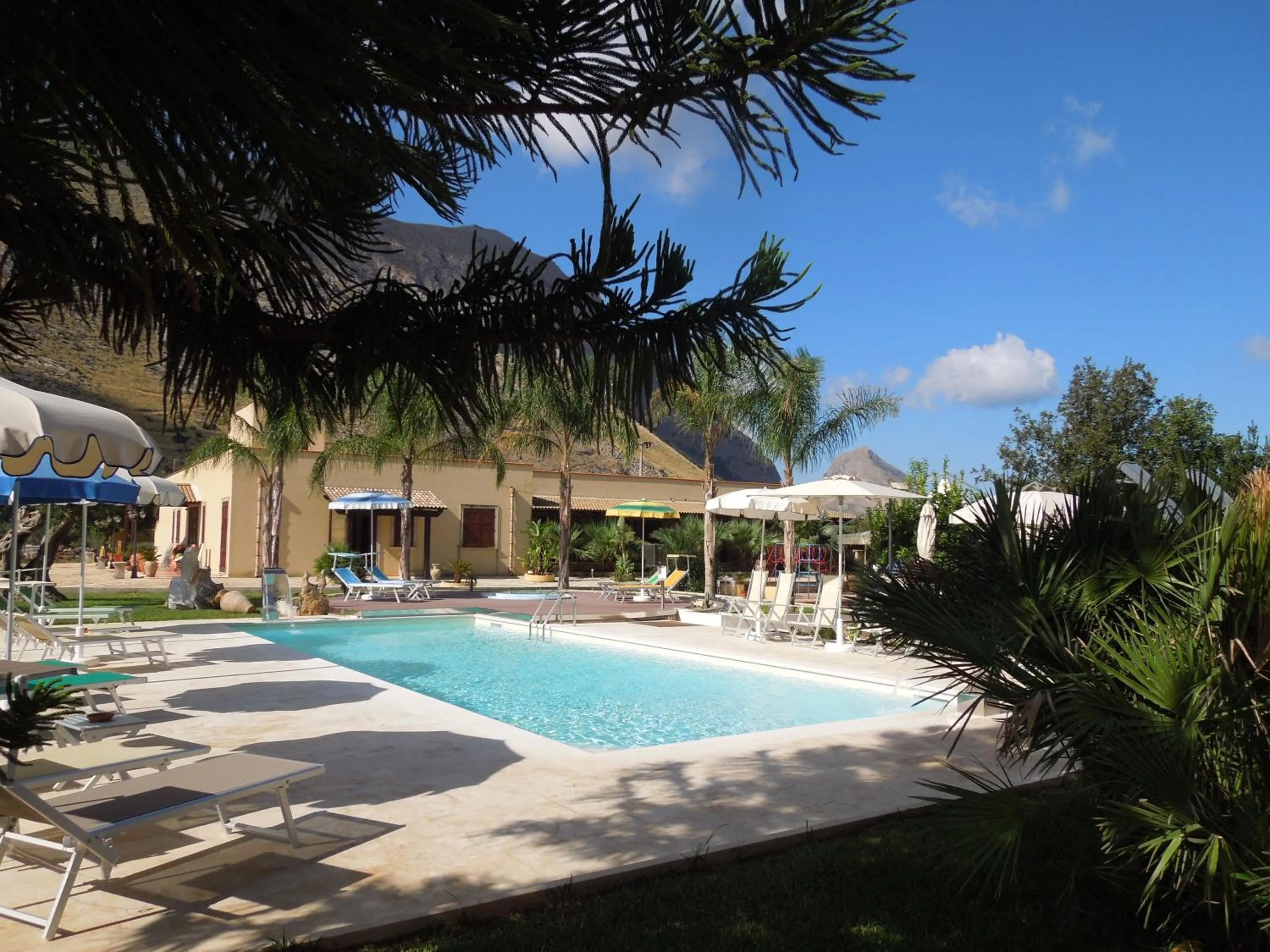 Swimming pool in Hotel Oasi da Paolo