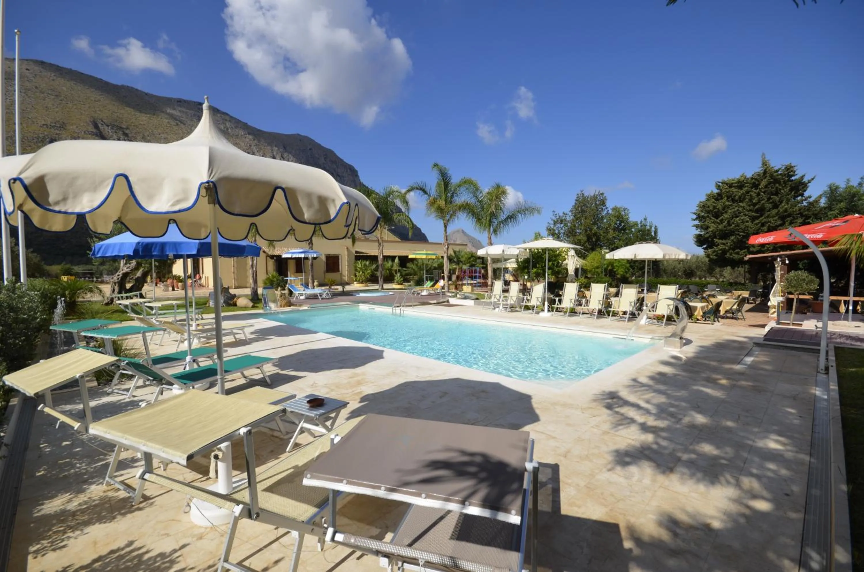 Pool view in Hotel Oasi da Paolo