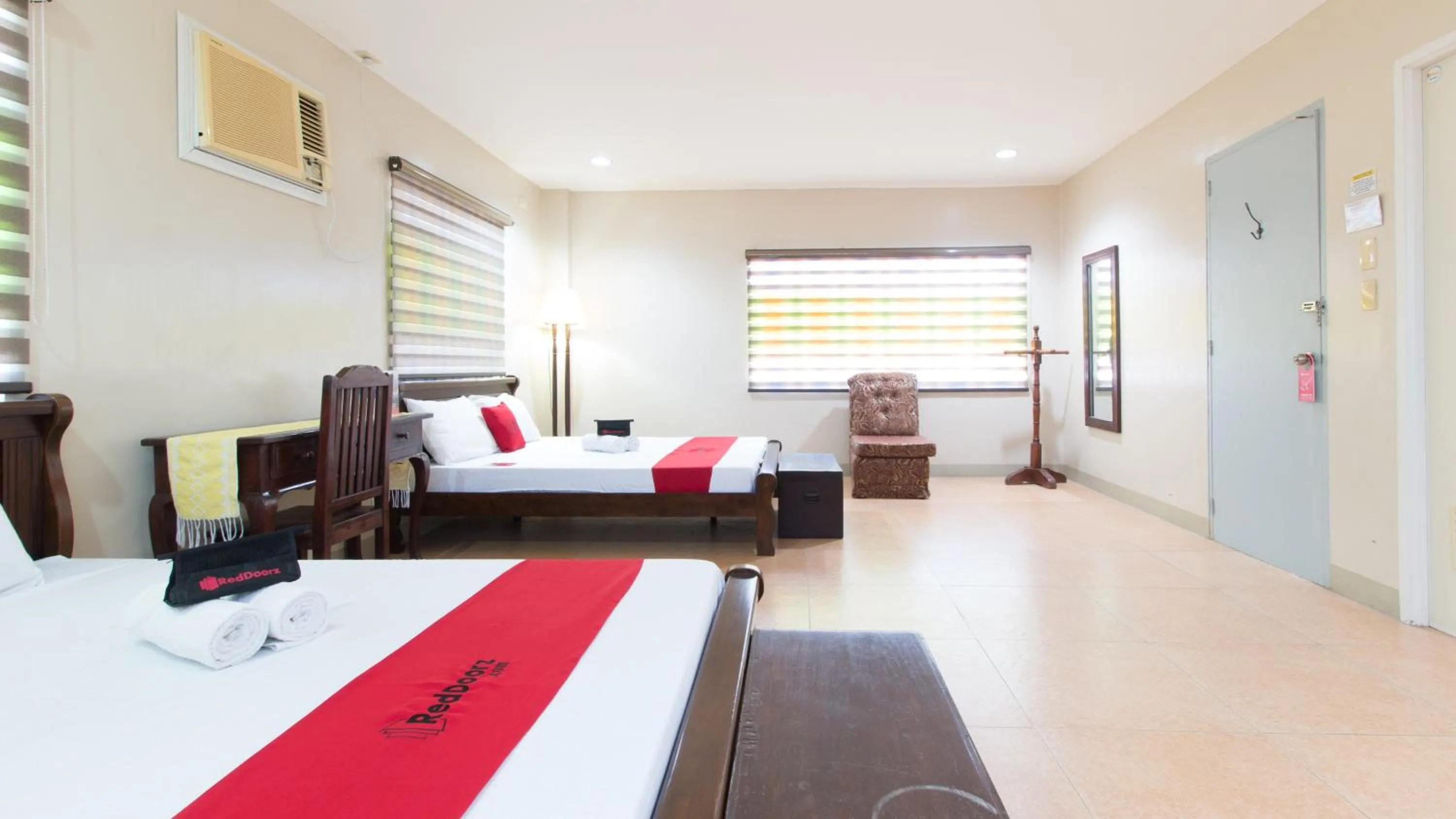 Bed in RedDoorz at Teofila Lodge