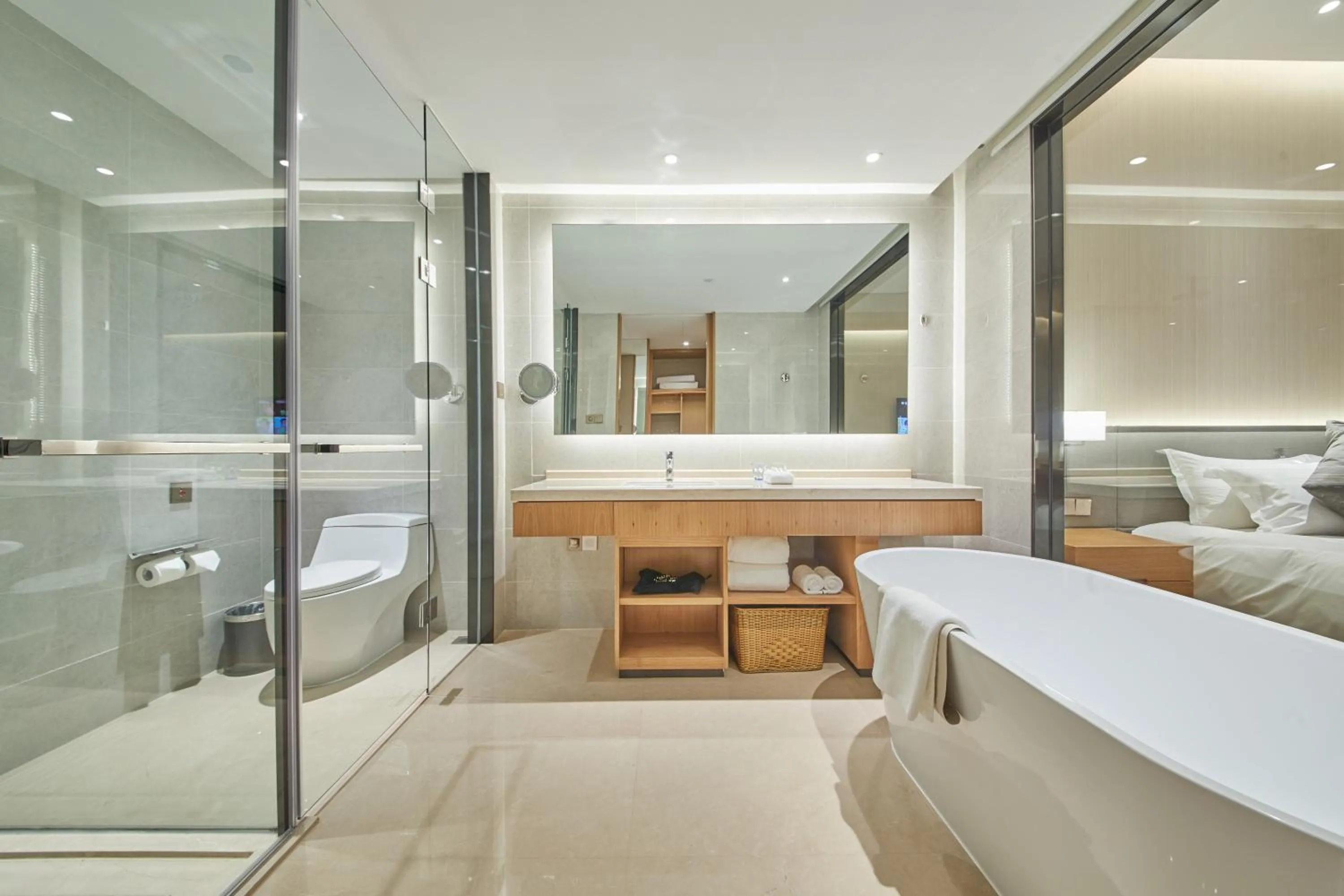 Bathroom, Bed in Yuyao Bright hotel