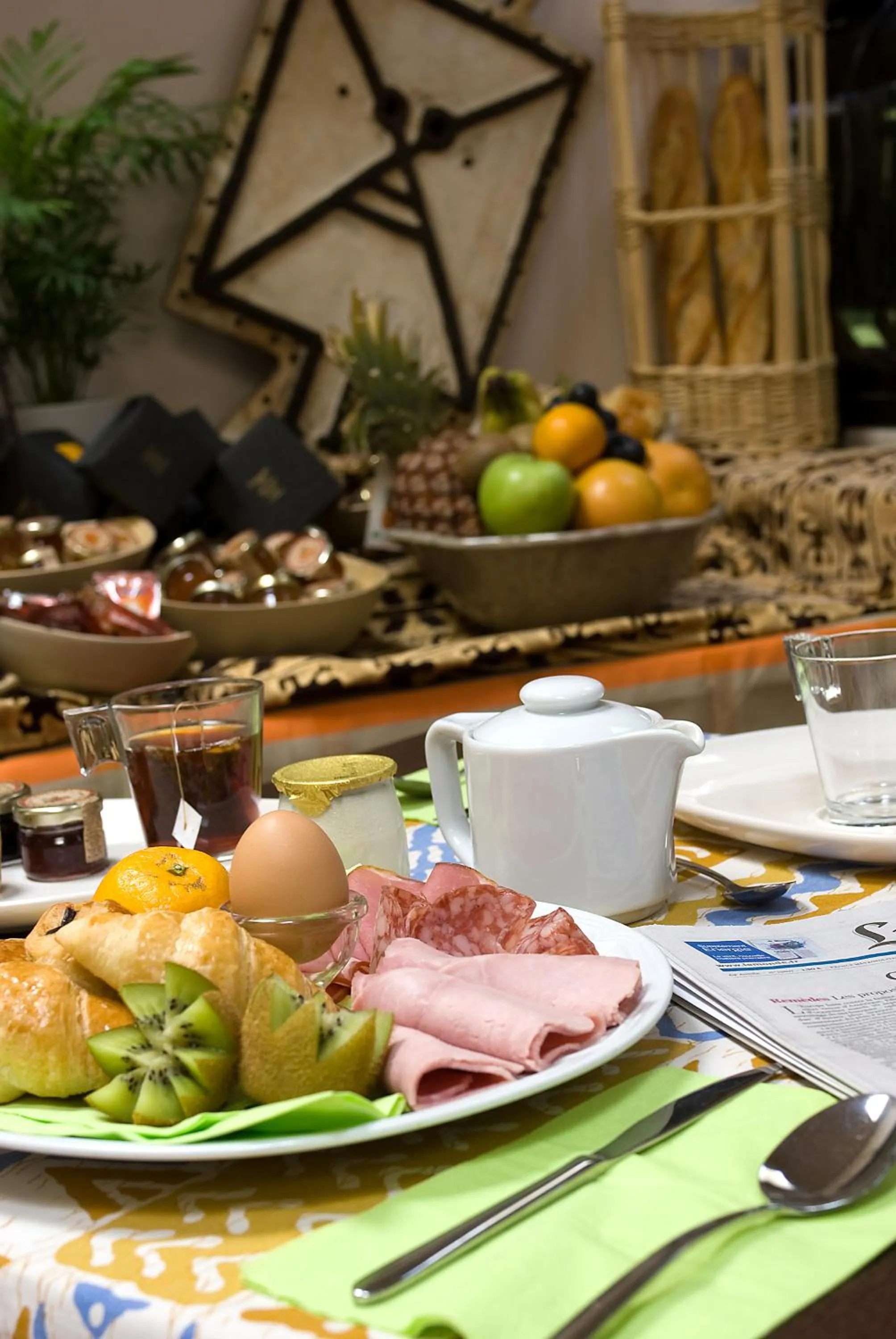 Food in Hôtel L'Iroko The Originals City