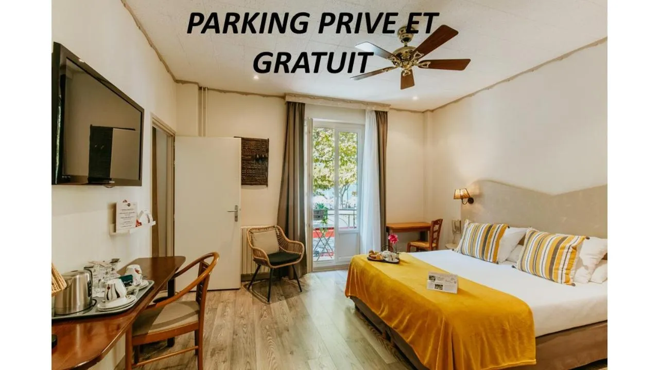 Bed in Hôtel L'Iroko The Originals City