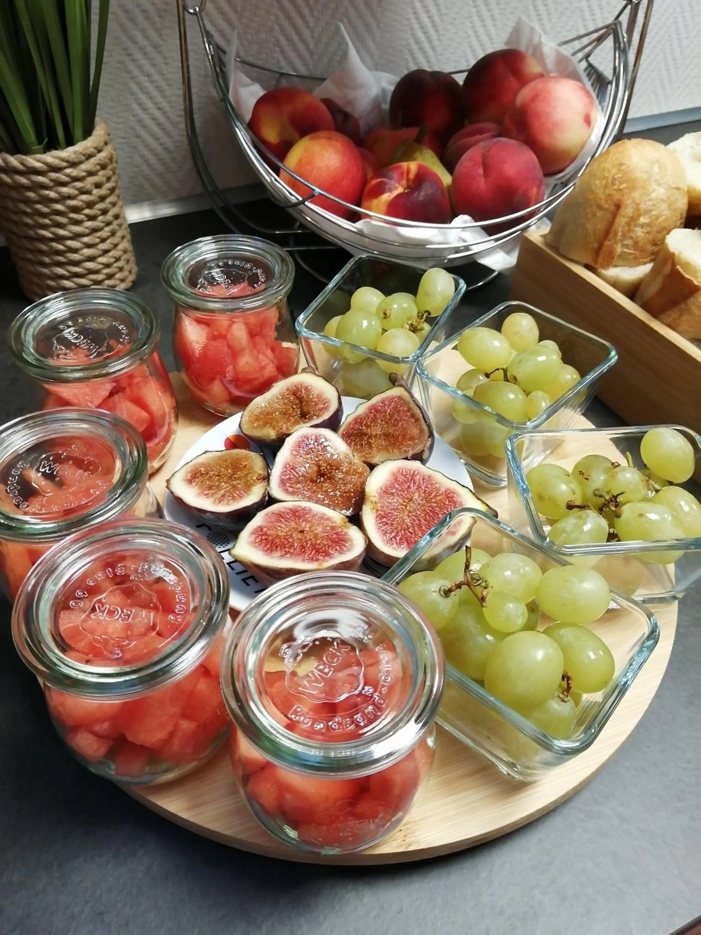 Food and drinks in Hôtel L'Iroko The Originals City