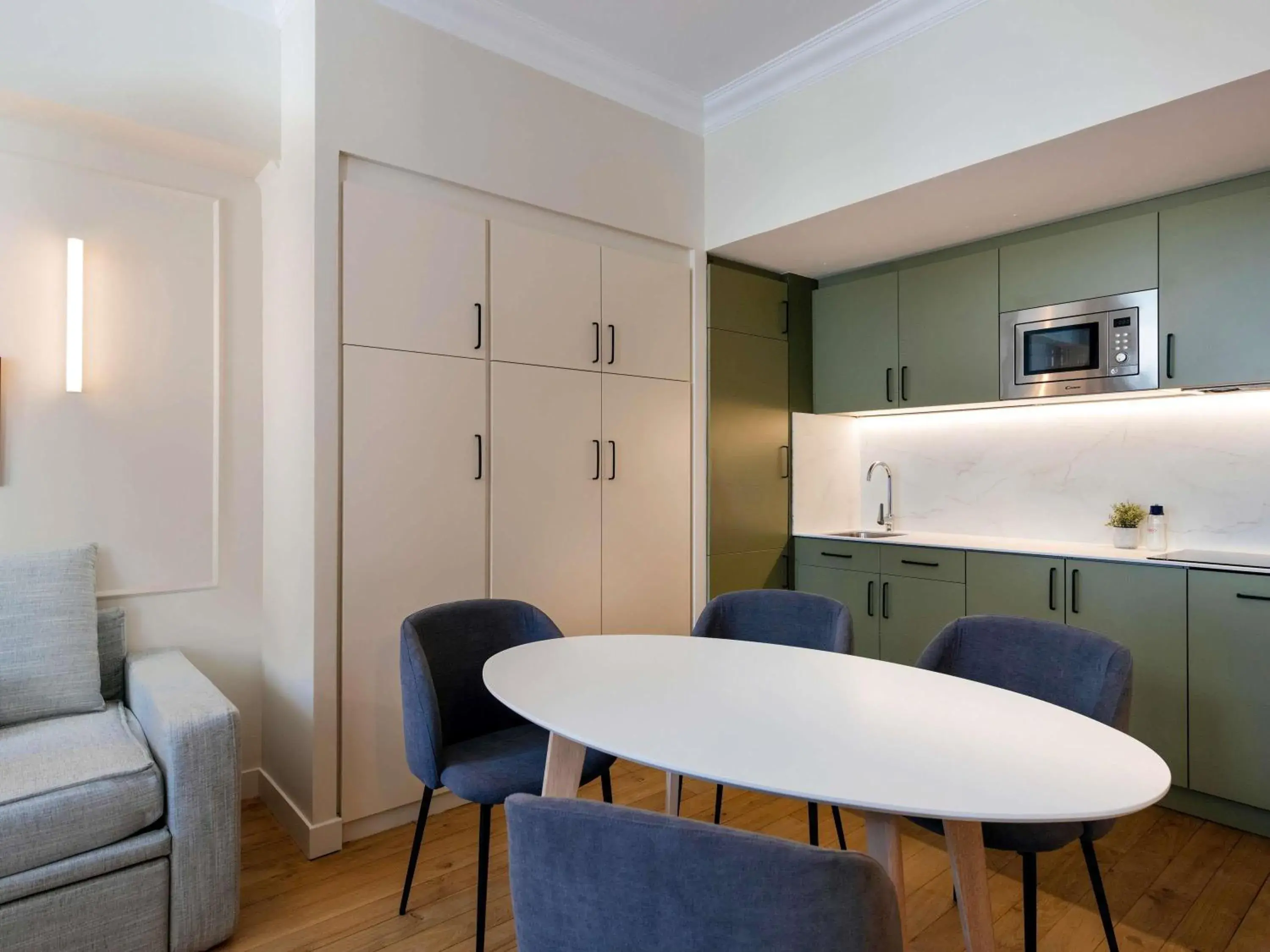 Bedroom in Aparthotel Adagio Paris Opéra Bedroom in Aparthotel Adagio Paris Opéra