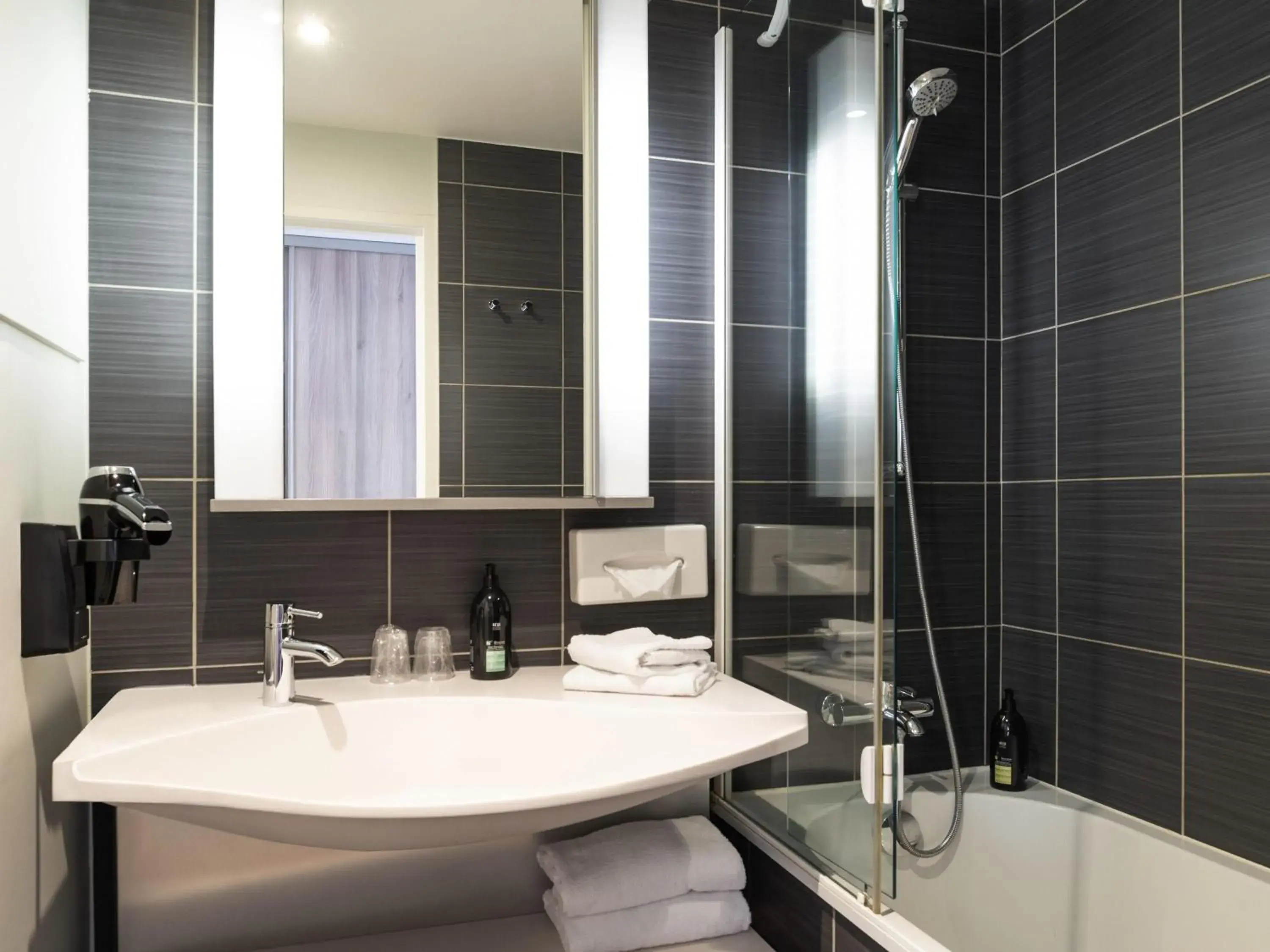 Bedroom in Aparthotel Adagio Paris Opéra Bedroom in Aparthotel Adagio Paris Opéra