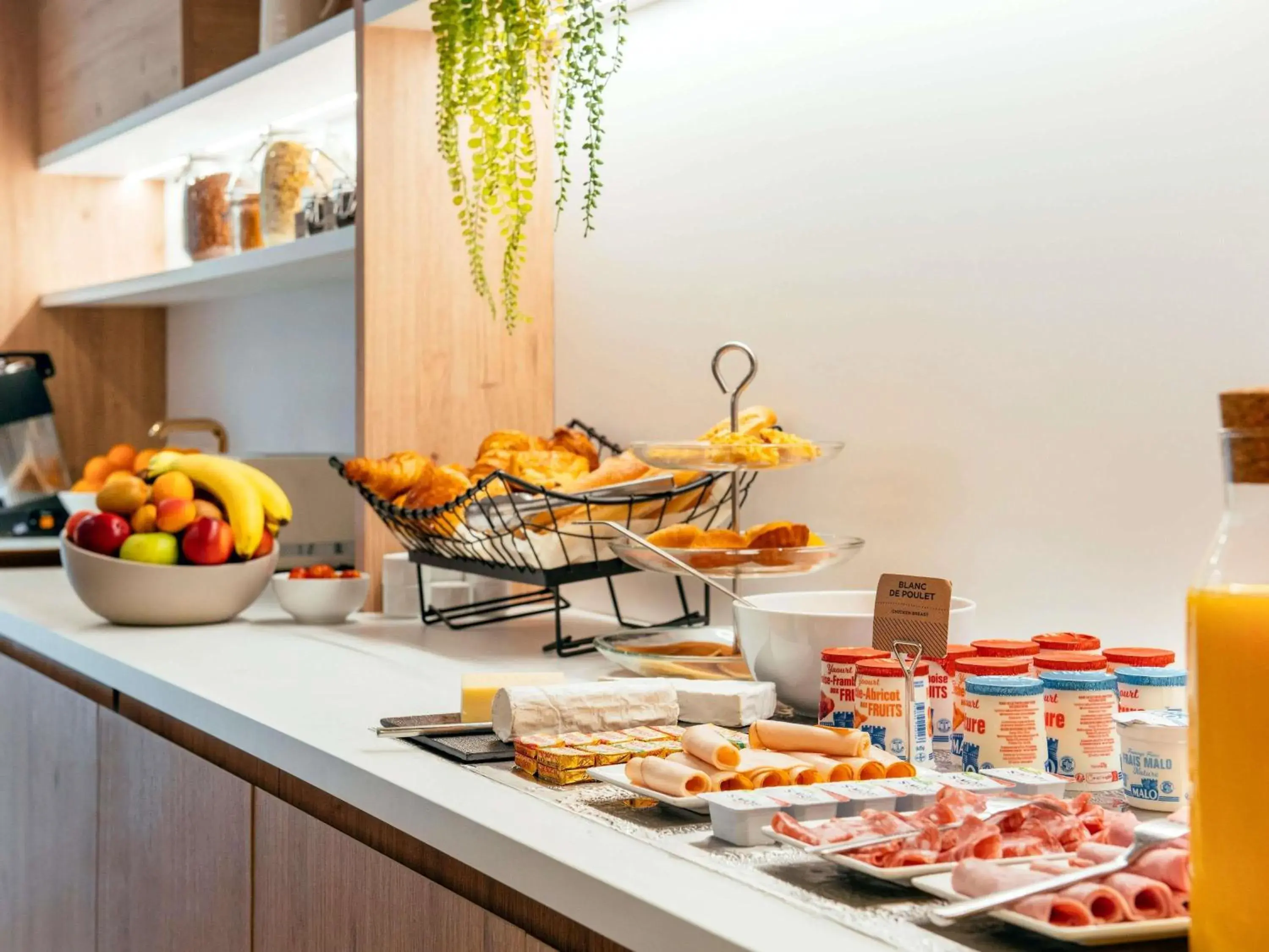 Property building in Aparthotel Adagio Paris Opéra Property building in Aparthotel Adagio Paris Opéra