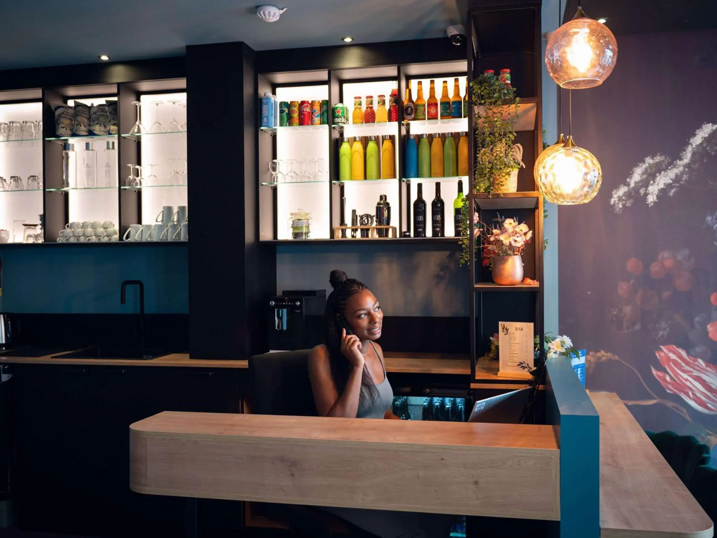 Lounge or bar in Ibis Styles Paris Batignolles Lounge or bar in Ibis Styles Paris Batignolles