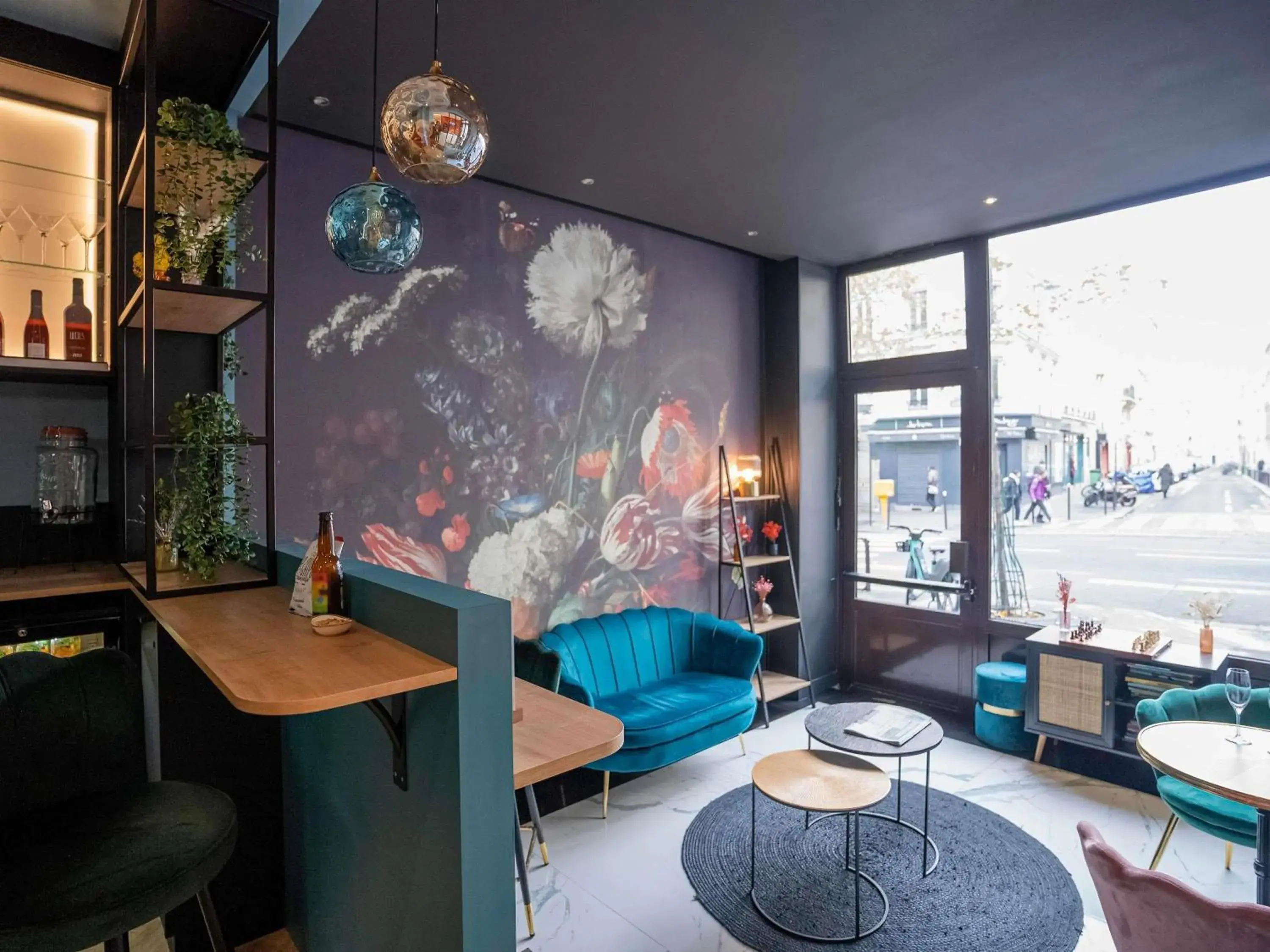 Lounge or bar in Ibis Styles Paris Batignolles Lounge or bar in Ibis Styles Paris Batignolles