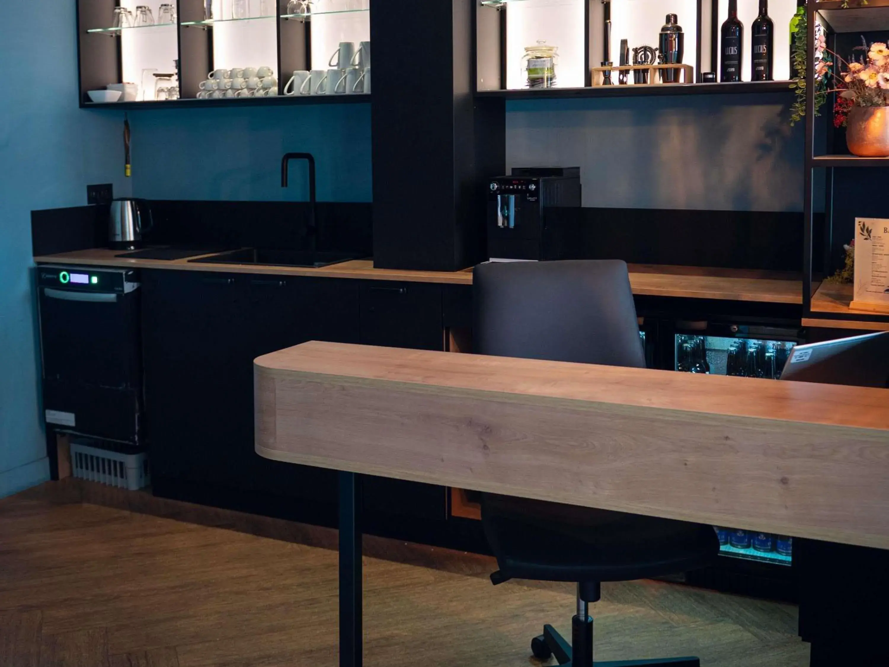 Lounge or bar in Ibis Styles Paris Batignolles Lounge or bar in Ibis Styles Paris Batignolles