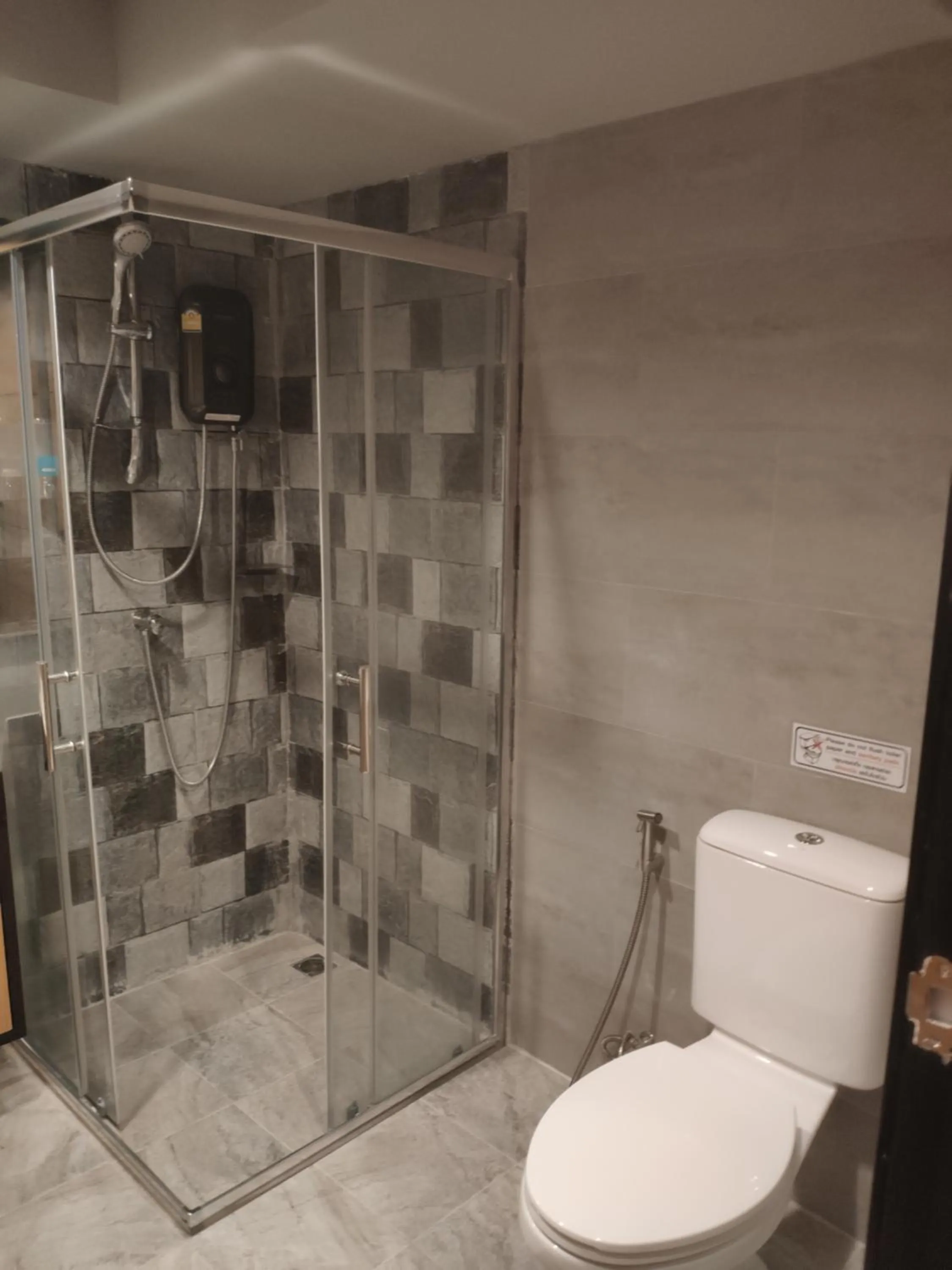 Bathroom in Pinghostel