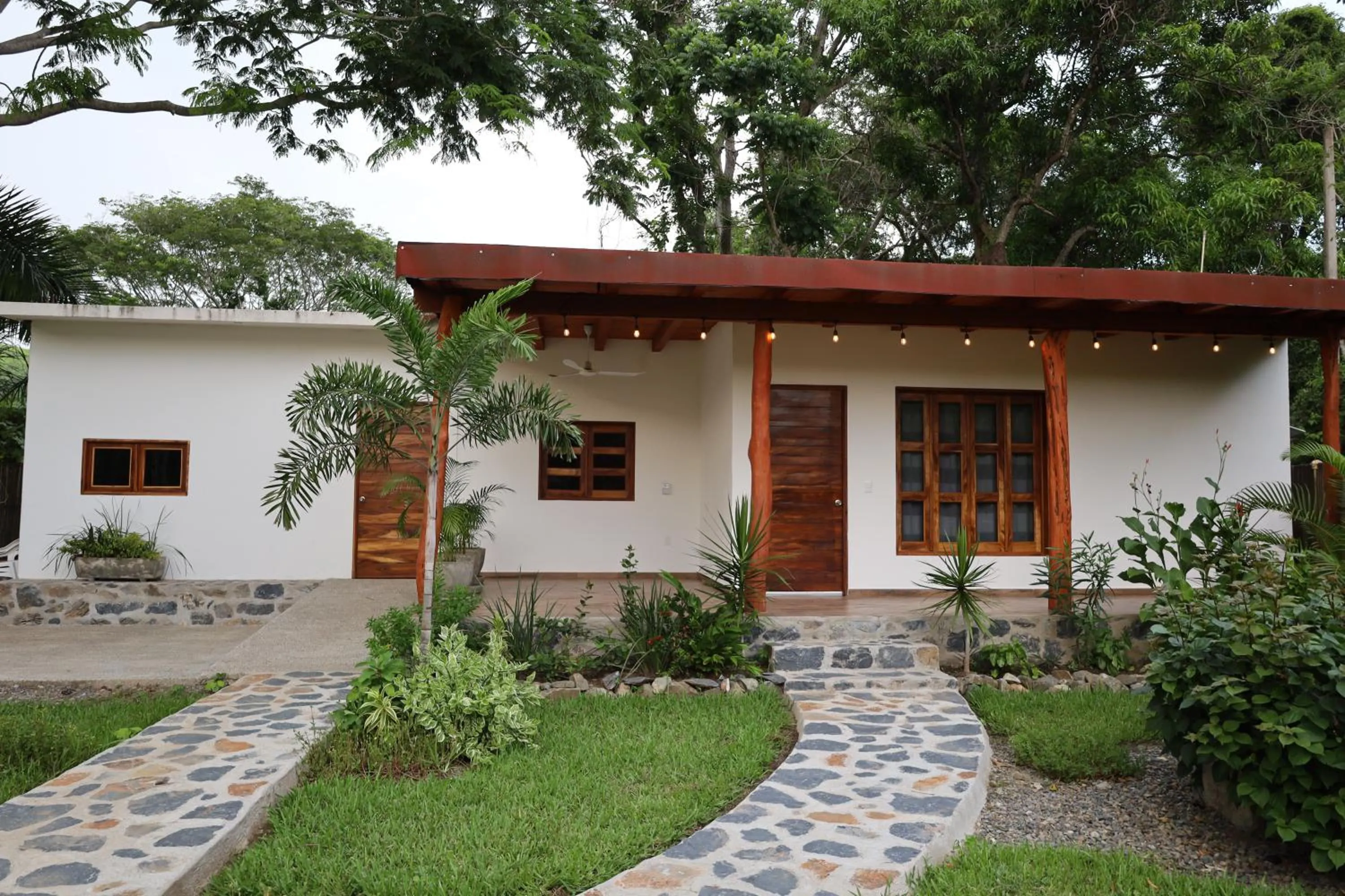 Photo of the whole room in Solez Zihuatanejo