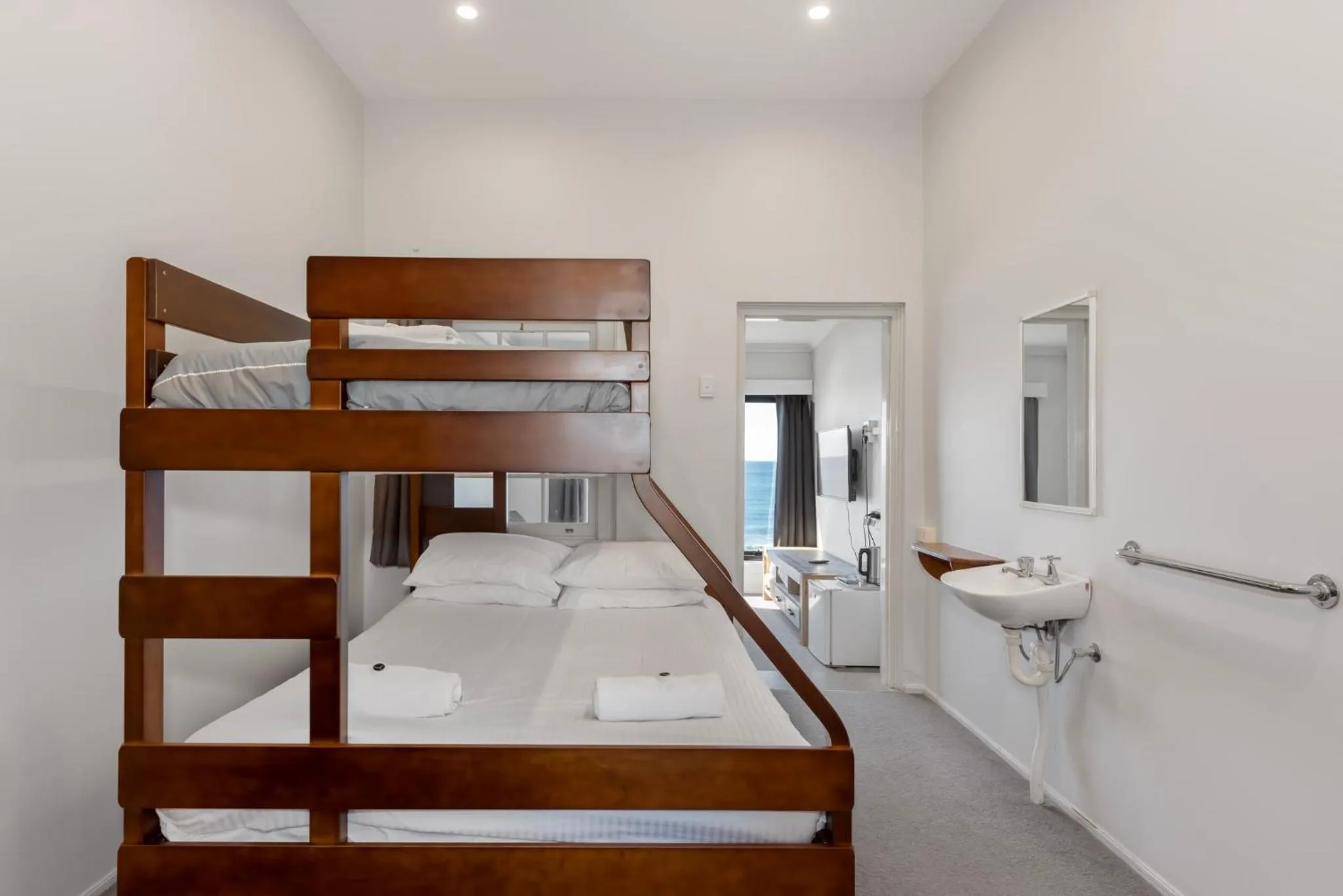 bunk bed, Bed in Pacific Hotel Yamba