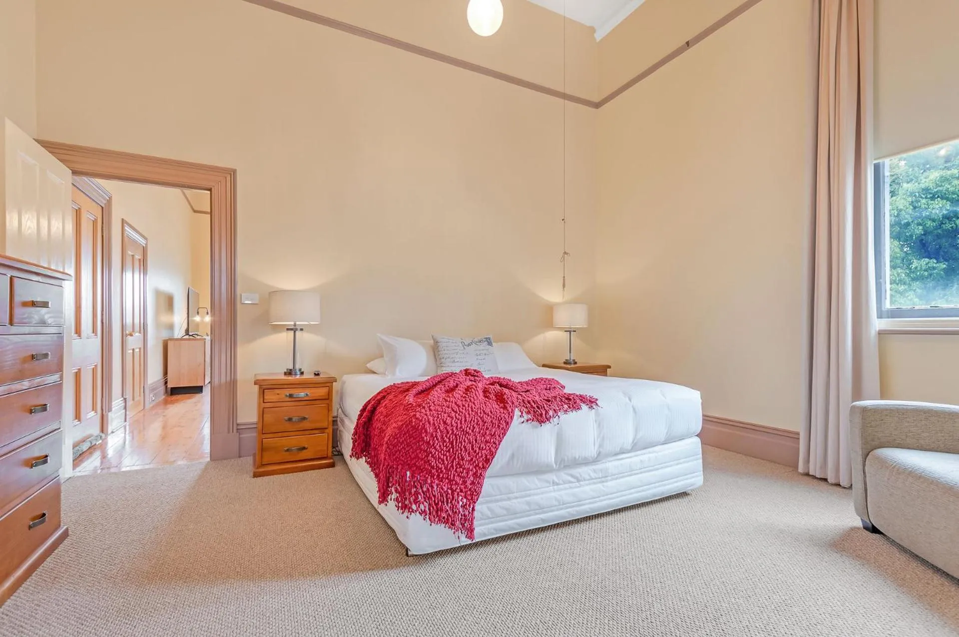 Bedroom, Bed in Clocktower Suites