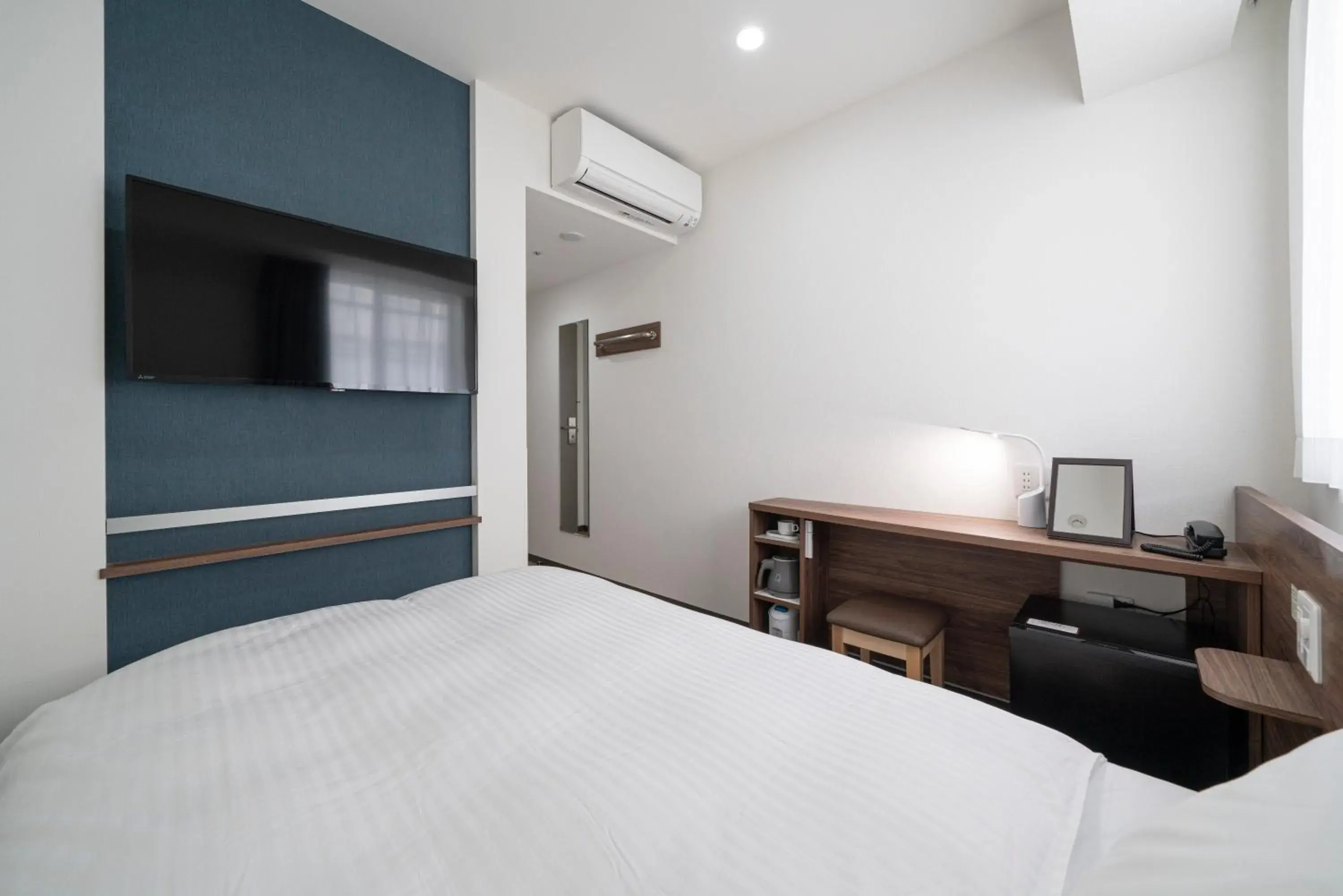 Photo of the whole room, Bed in washingtonR&B Hotel Sendai Higashiguchi Photo of the whole room, Bed in washingtonR&B Hotel Sendai Higashiguchi