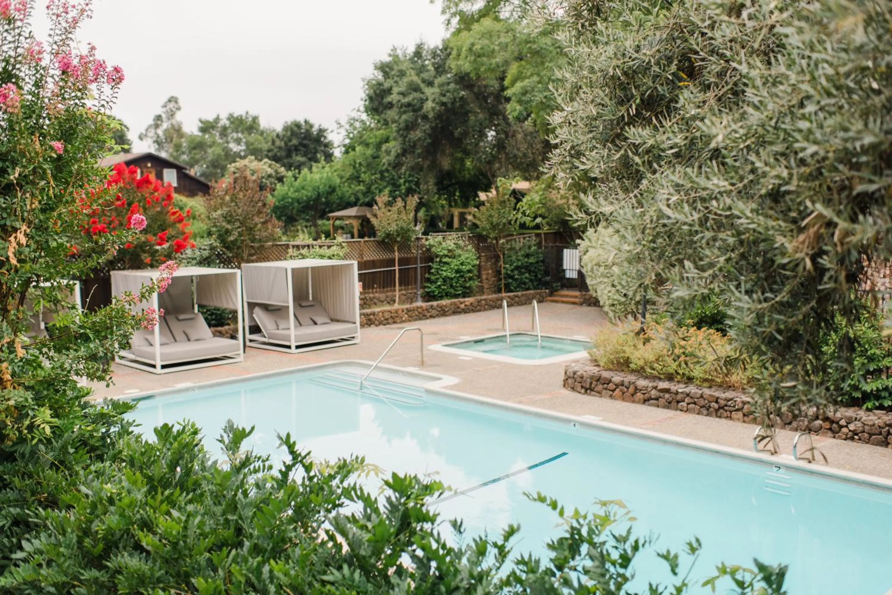 Swimming pool in Harvest Inn