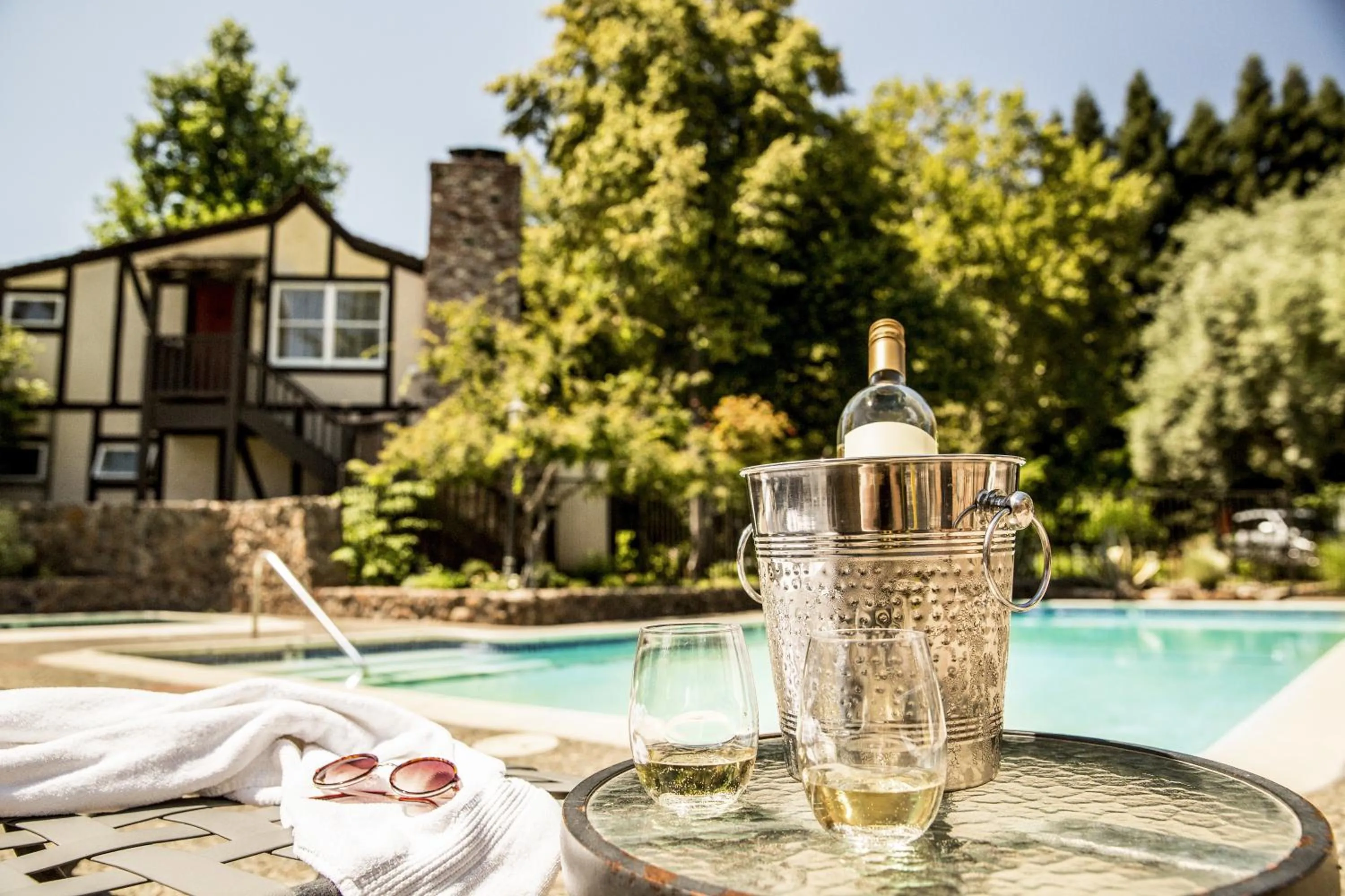 Swimming pool in Harvest Inn