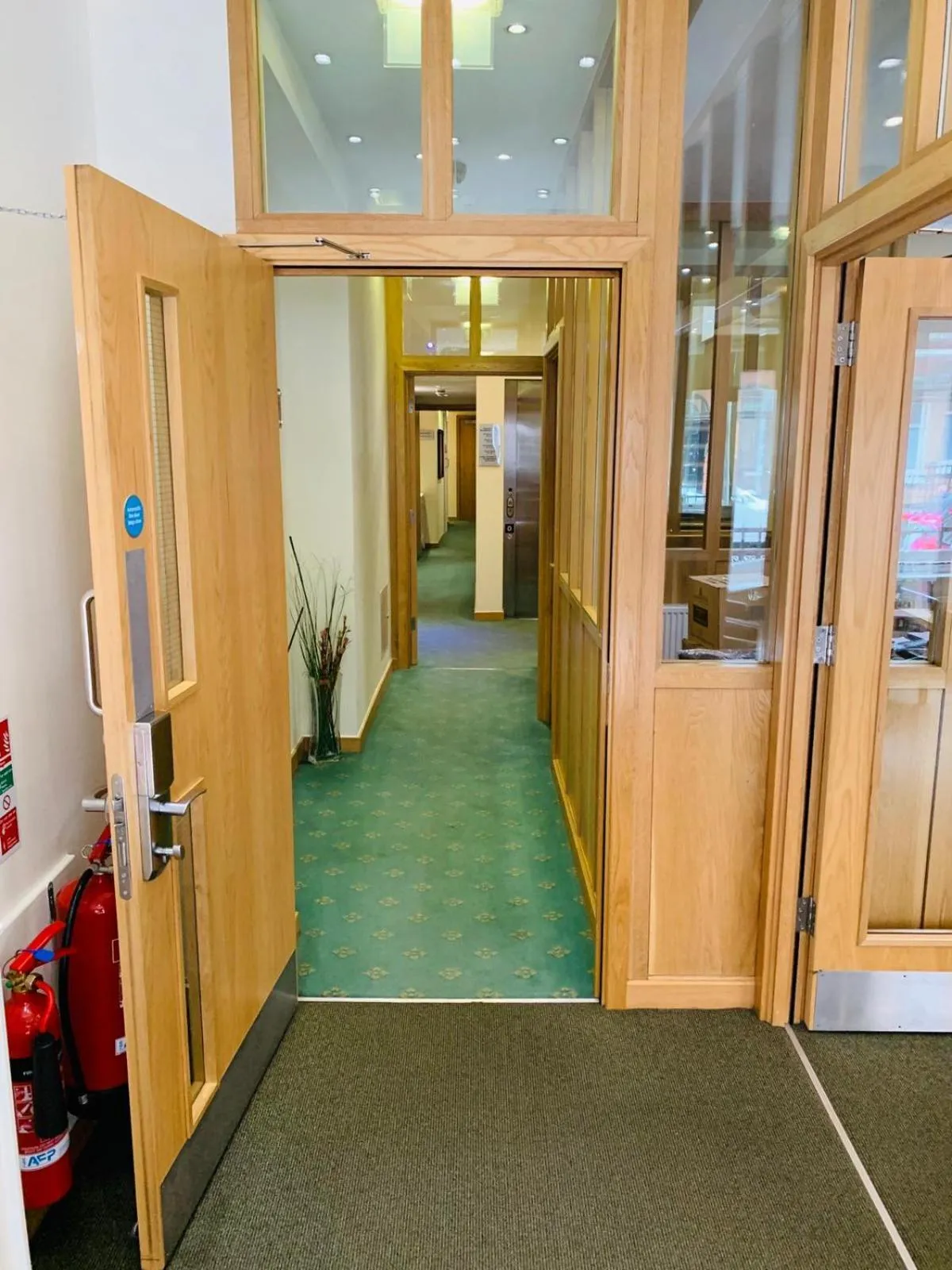 Lobby or reception in Regency Hotel Parkside