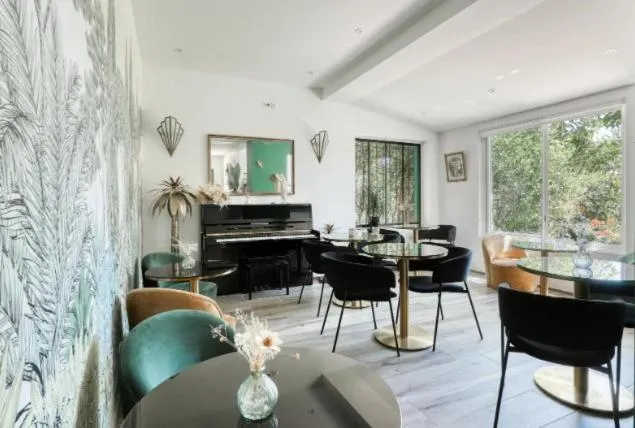 Living room in Hôtel Paradis