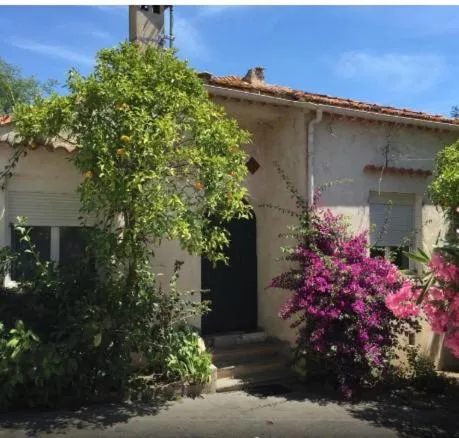 Patio in Hôtel Paradis