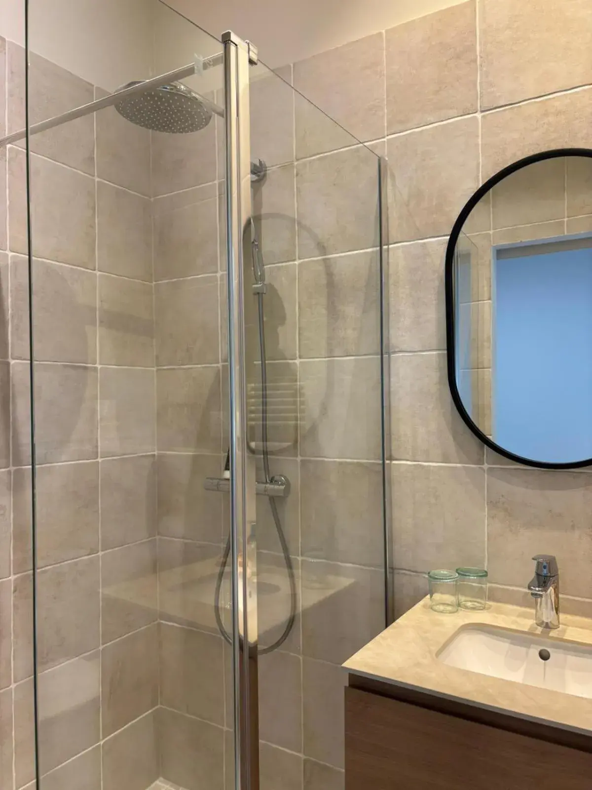 Deluxe Double Room with Balcony and Sea View in Hôtel Paradis Deluxe Double Room with Balcony and Sea View in Hôtel Paradis