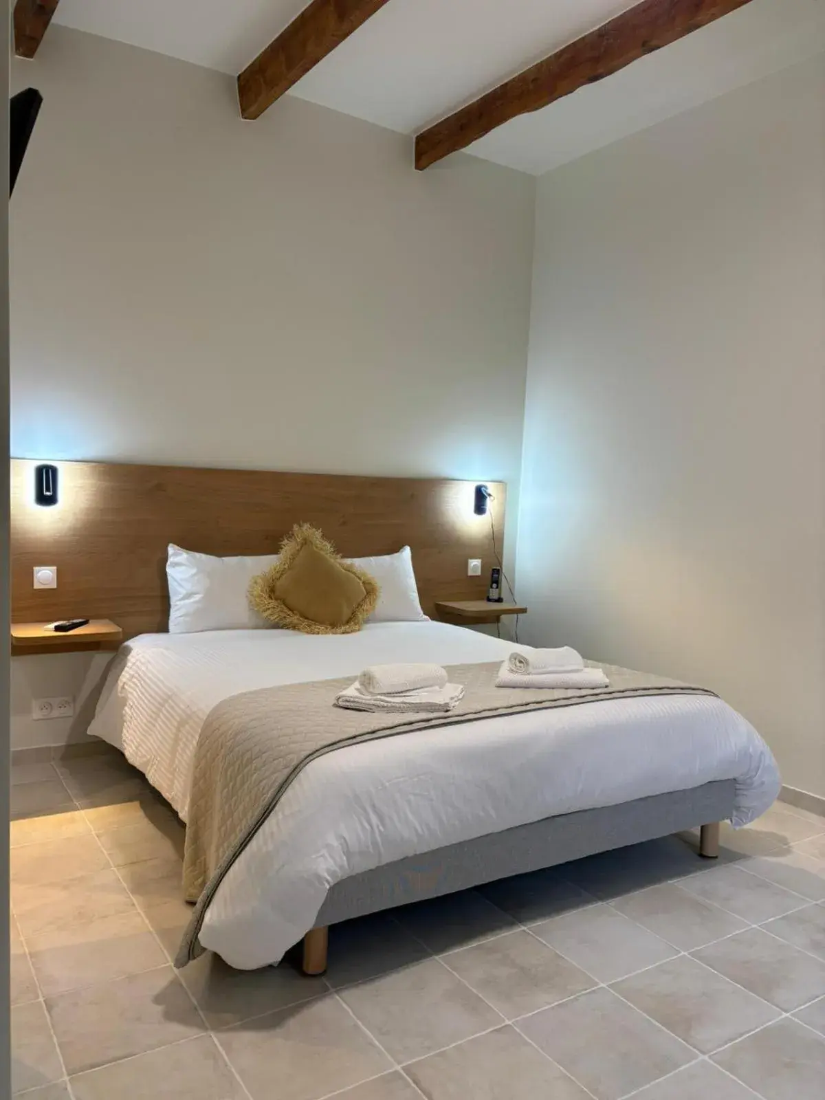 Deluxe Double Room with Village View in Hôtel Paradis Deluxe Double Room with Village View in Hôtel Paradis