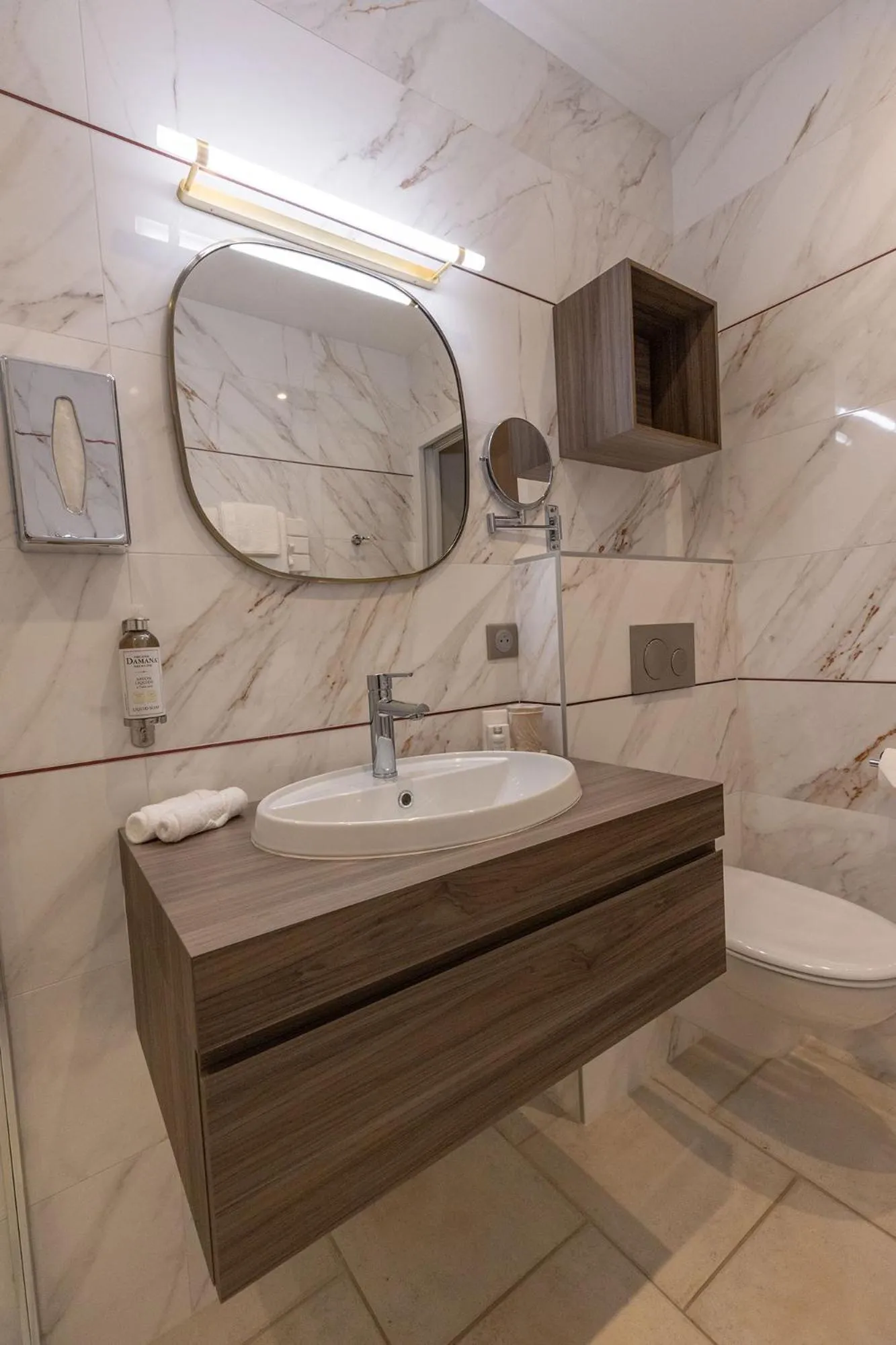 Shower in Ferme de la Rançonnière - Hôtel & Restaurant