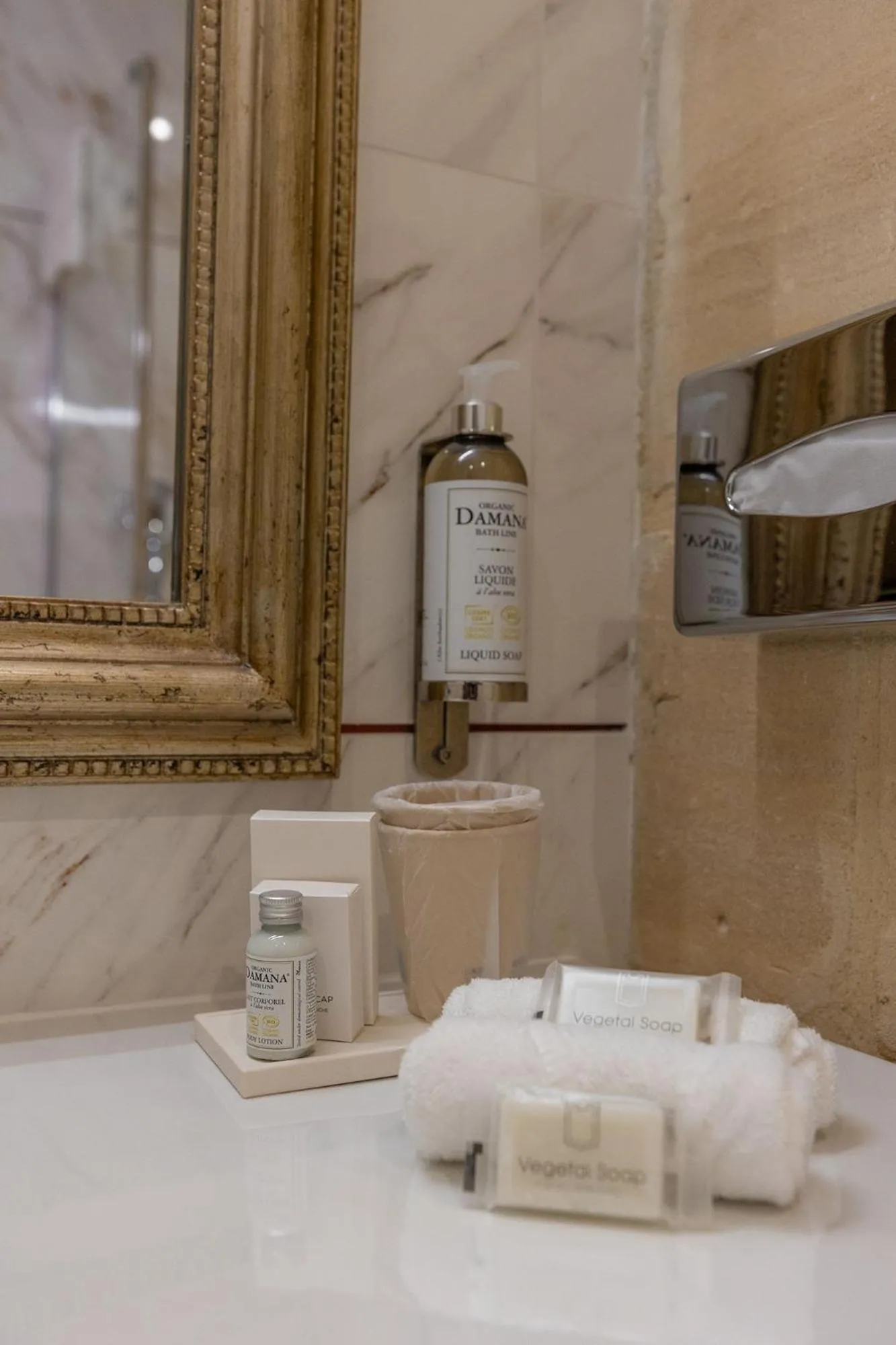 Bathroom in Ferme de la Rançonnière - Hôtel & Restaurant