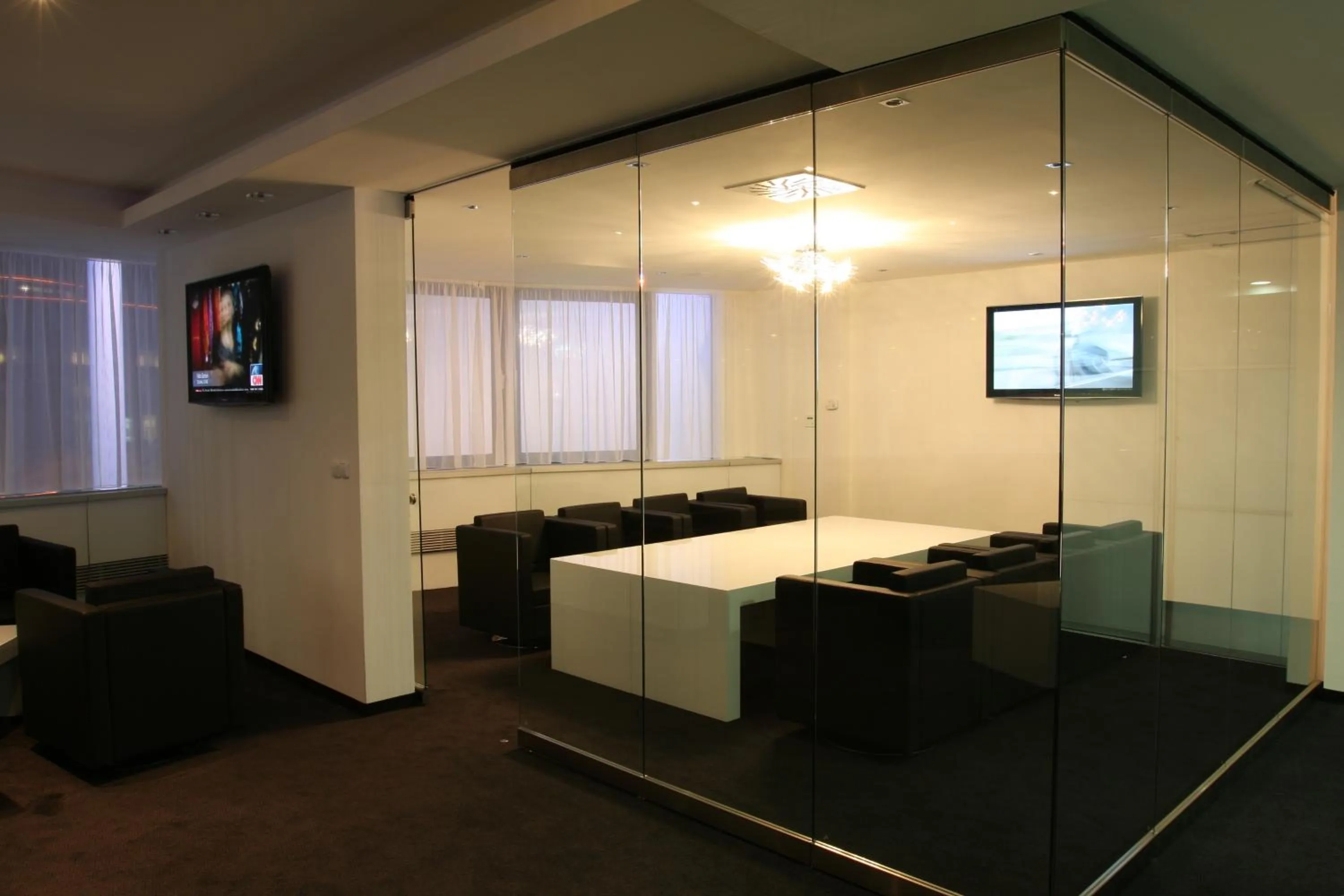 Meeting/conference room in Tempus Club Garni Hotel