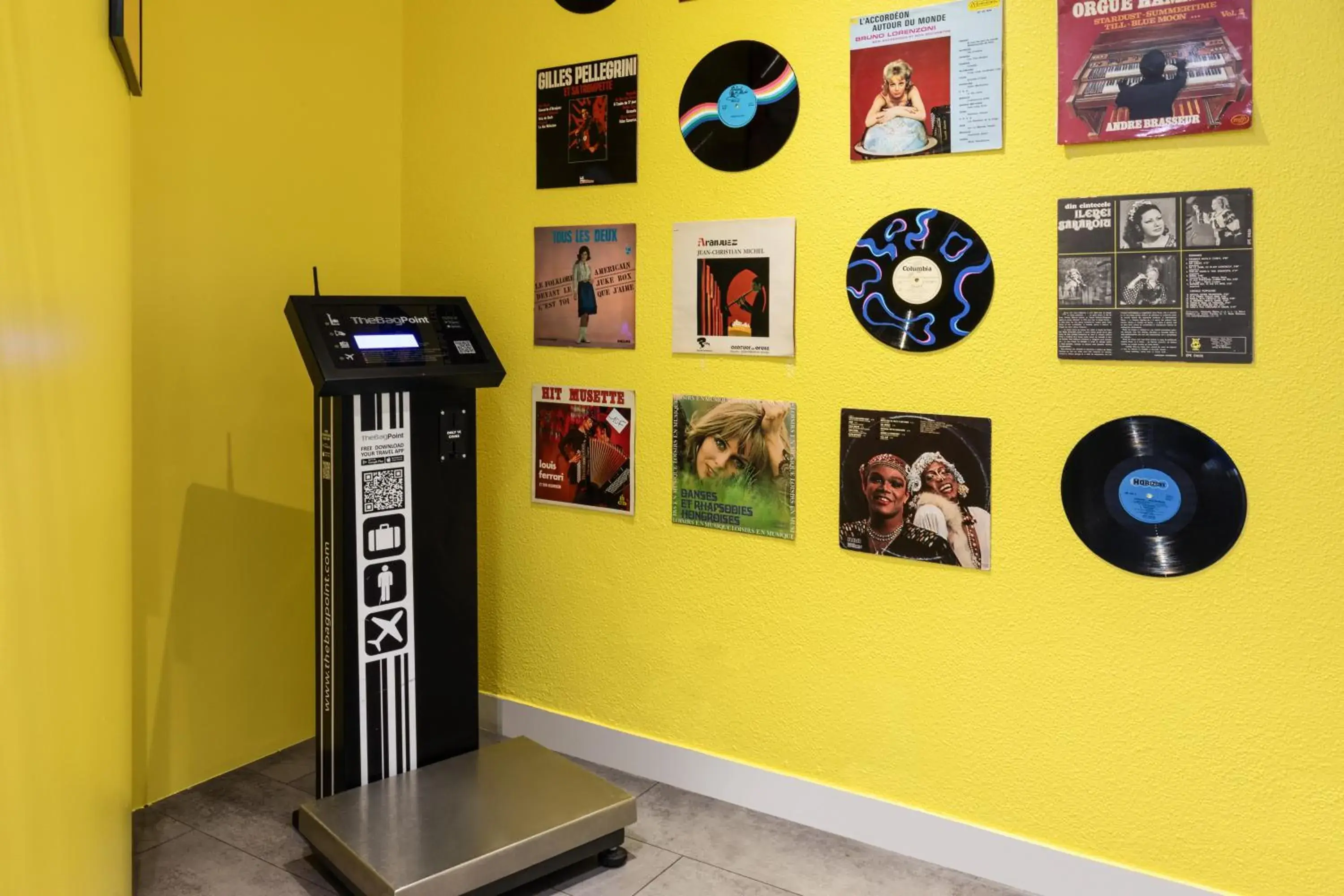 Lobby or reception in ibis Paris Porte de Montreuil Lobby or reception in ibis Paris Porte de Montreuil