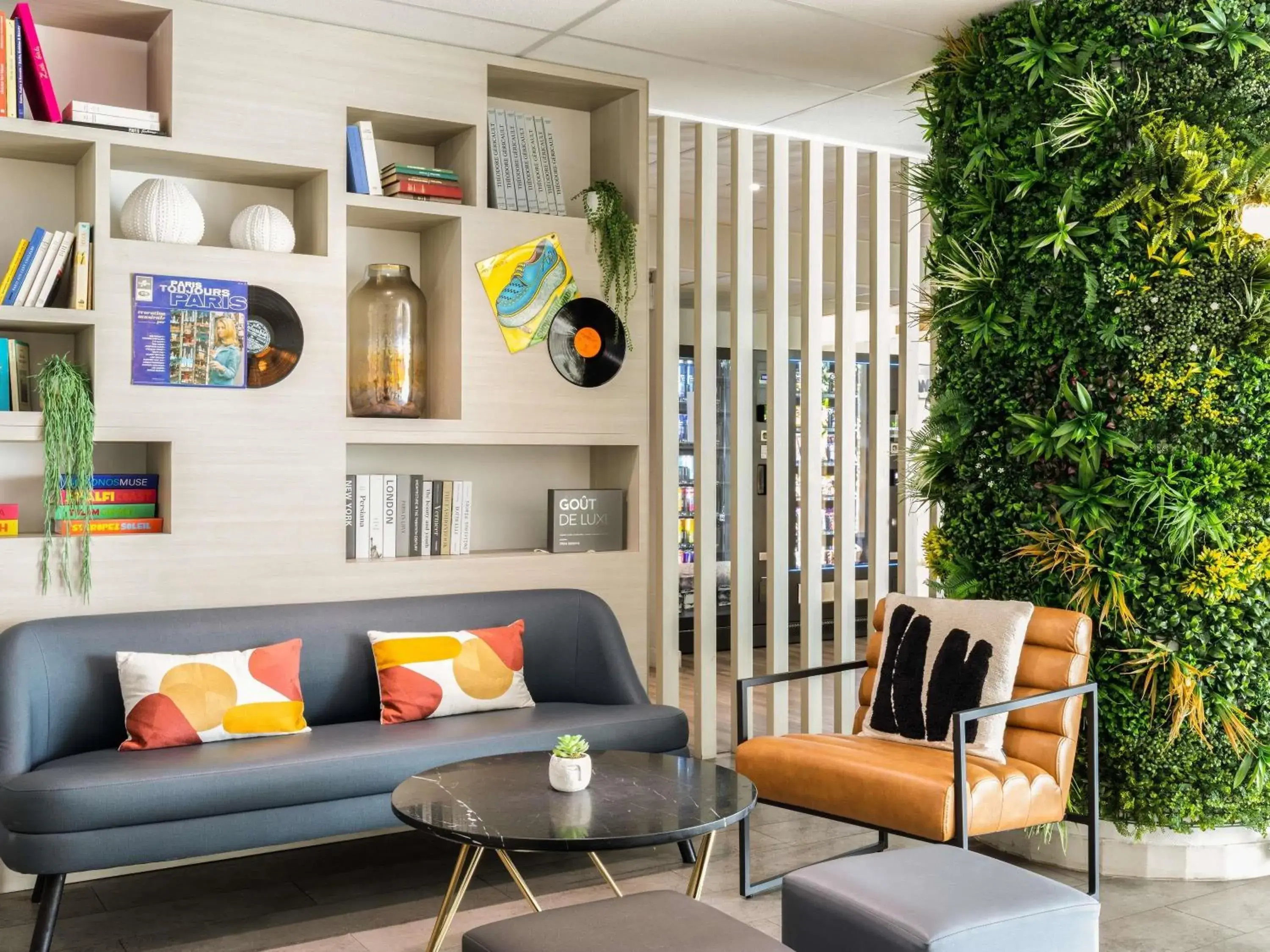 Property building in ibis Paris Porte de Montreuil Property building in ibis Paris Porte de Montreuil