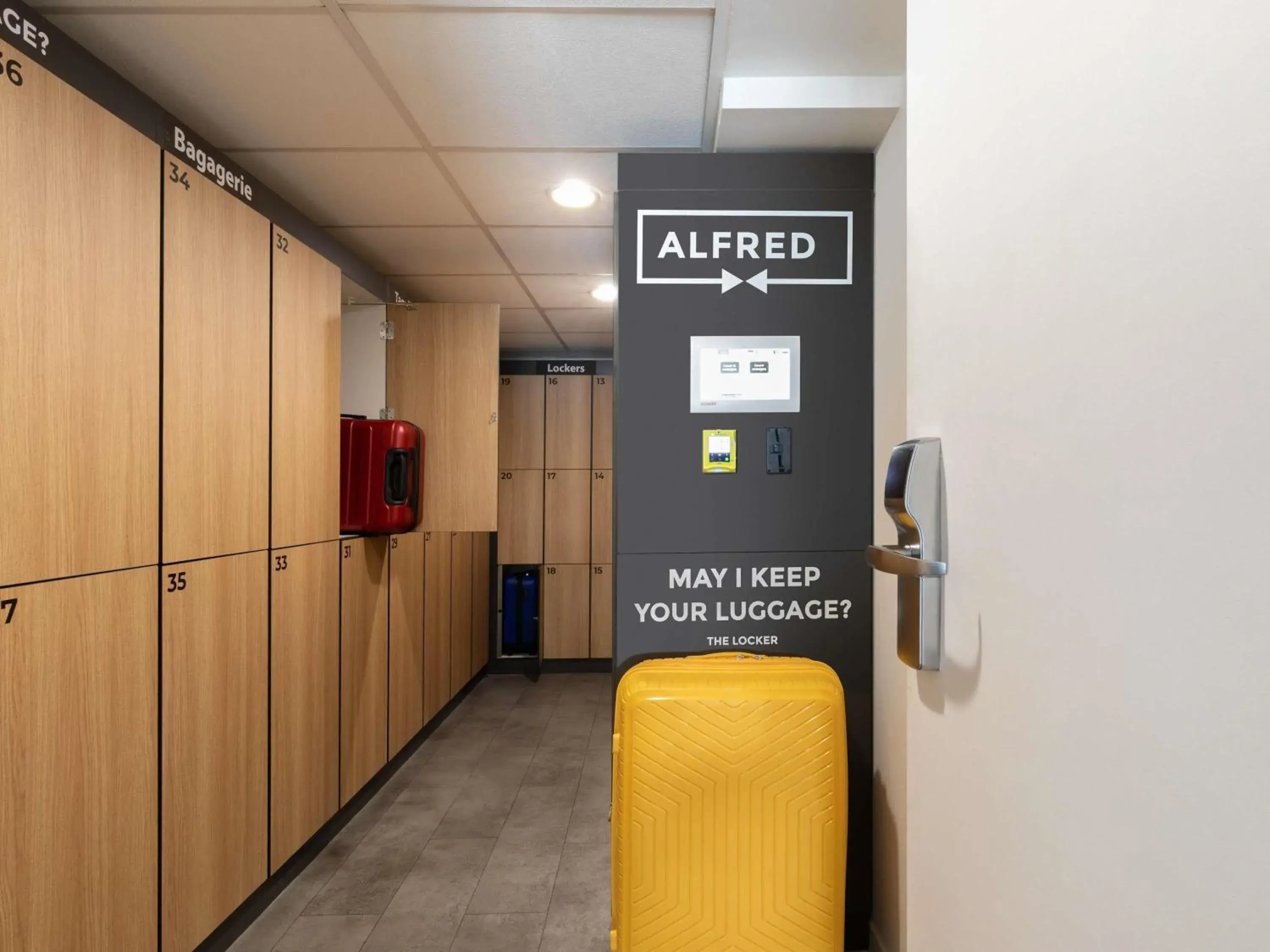 Property building in ibis Paris Porte de Montreuil Property building in ibis Paris Porte de Montreuil