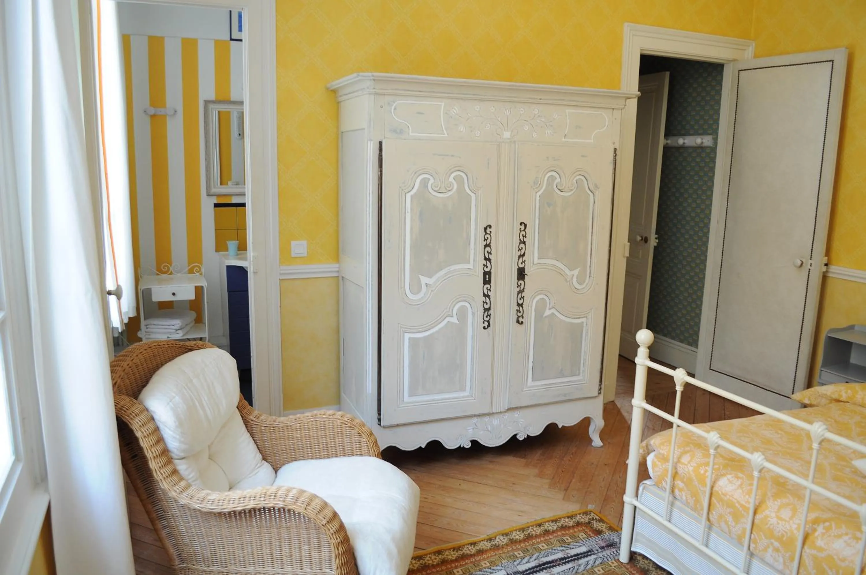 Decorative detail, Bed in La Liniere