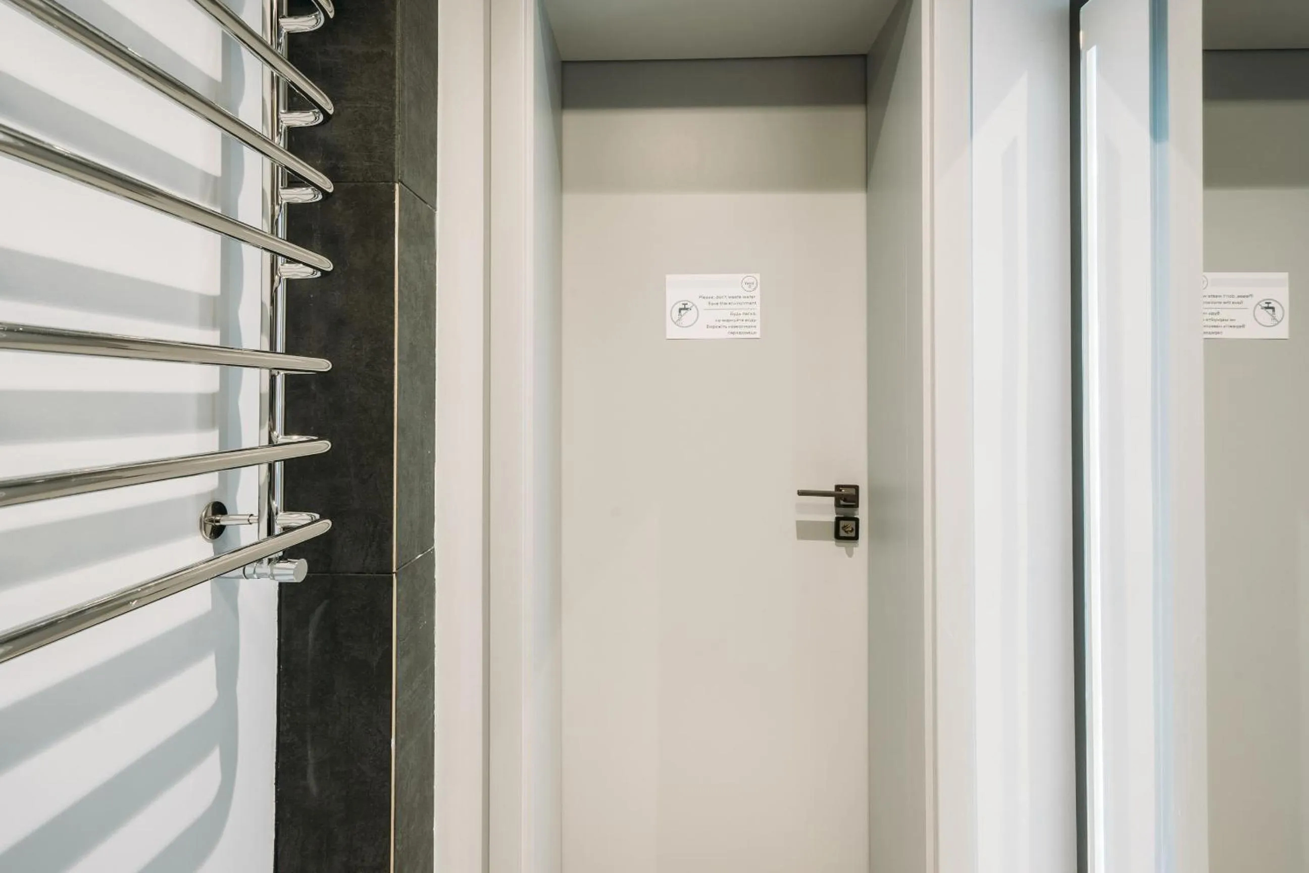 Shower in Yard Hostel & Coffee