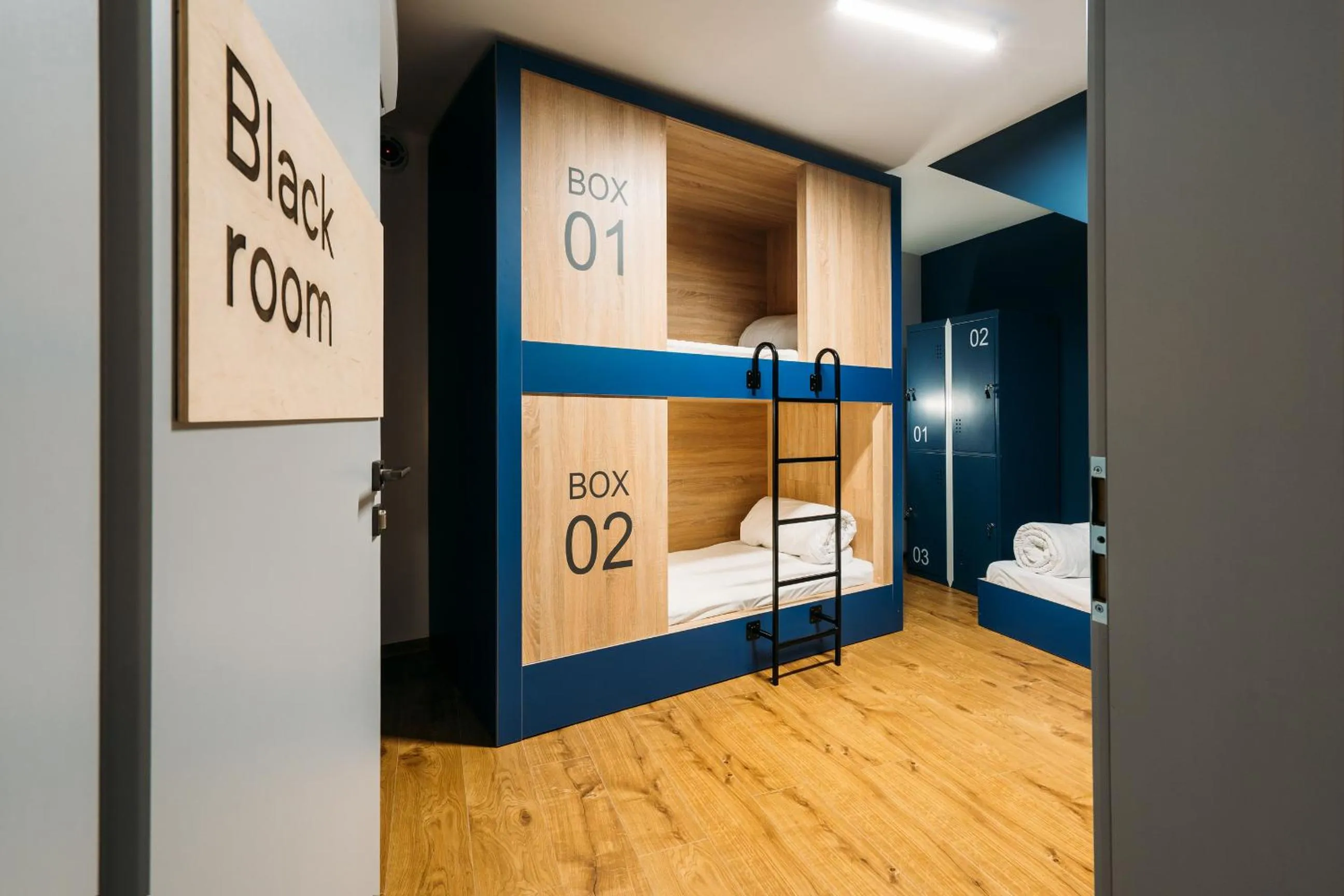 bunk bed, Bed in Yard Hostel & Coffee