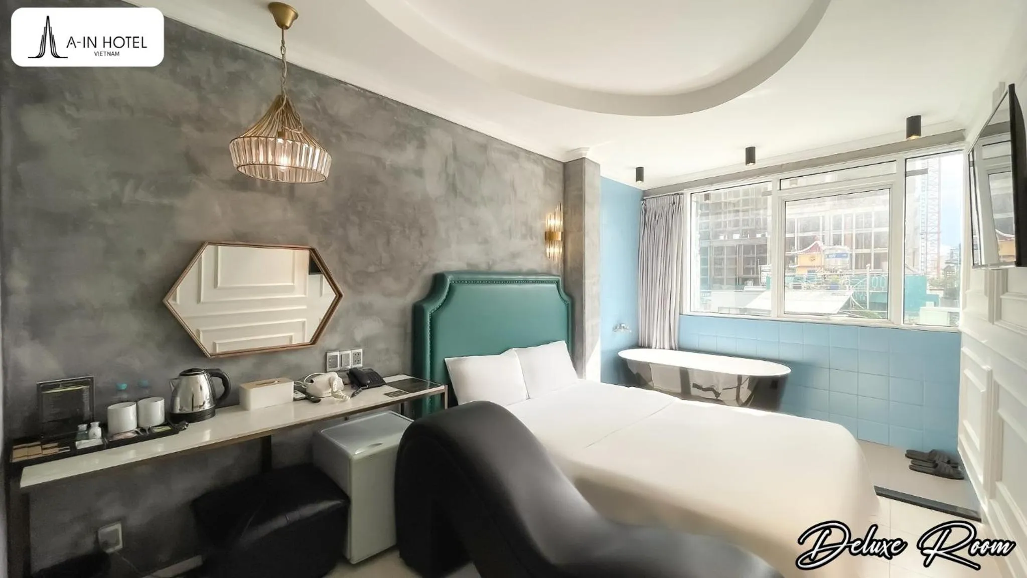 Photo of the whole room, Bed in A In Hotel Del Luna