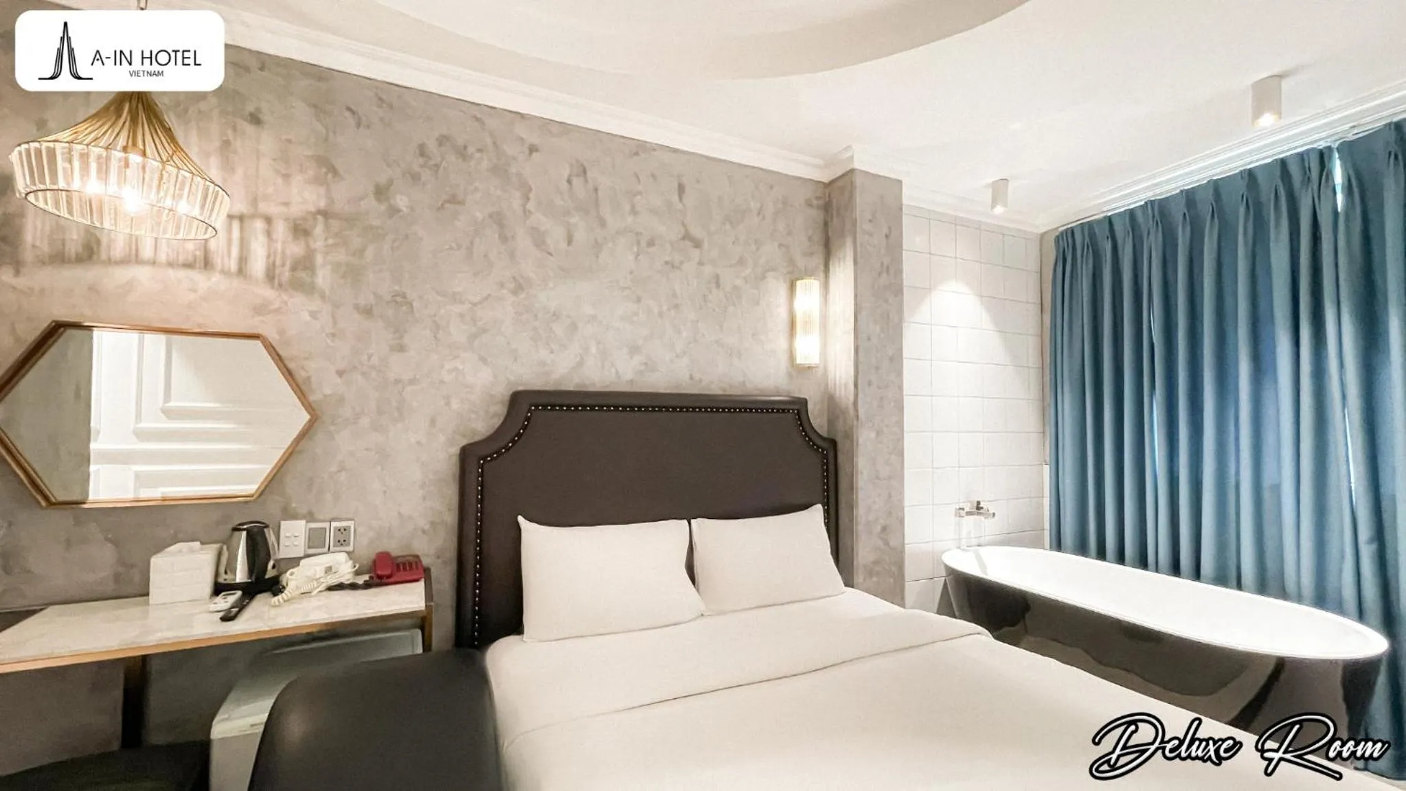 Photo of the whole room, Bed in A In Hotel Del Luna