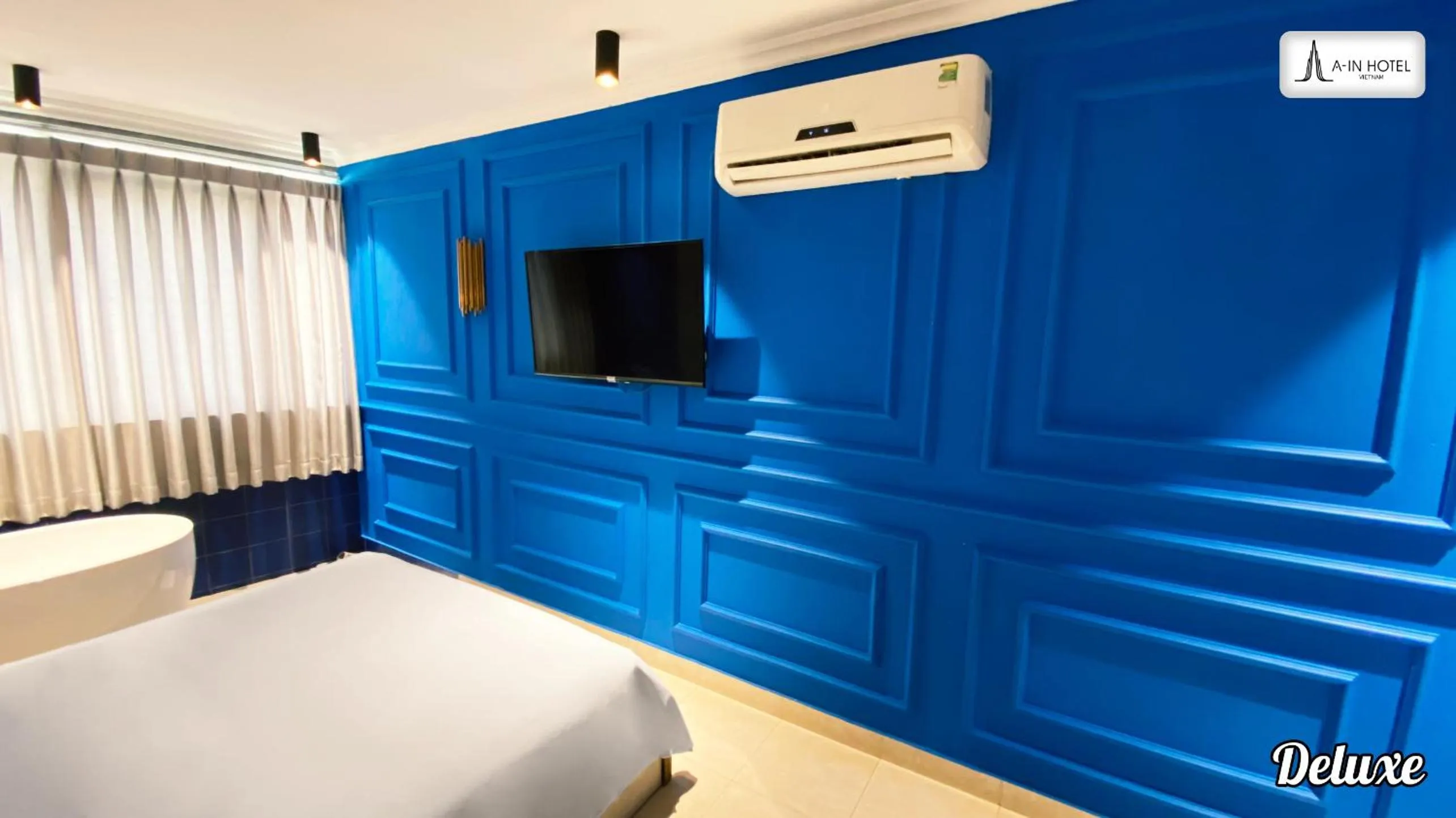 TV and multimedia, Bed in A In Hotel Del Luna