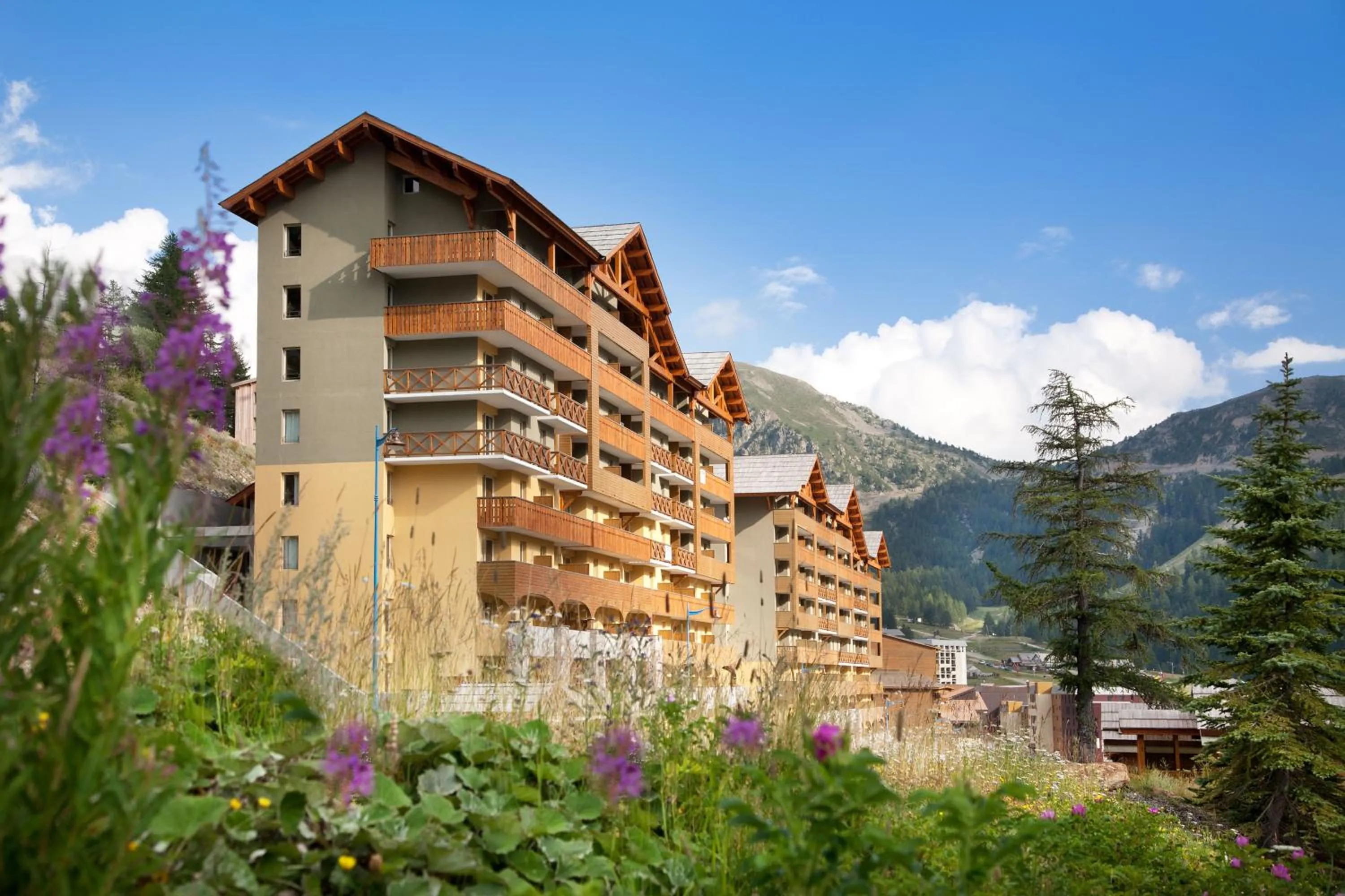 Property building in Résidence MMV Les terrasses d'Isola