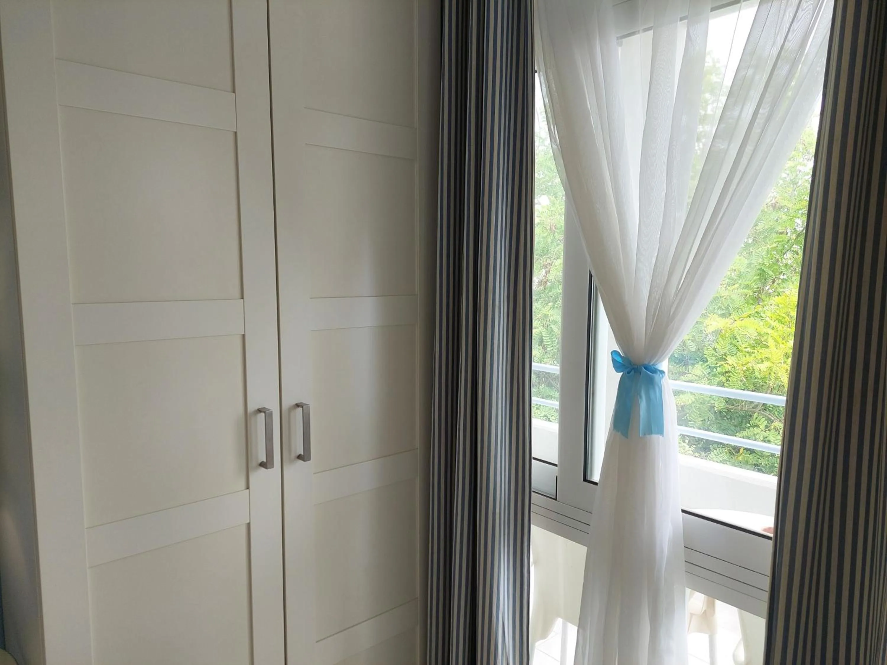 Seafront Studios and Apartments