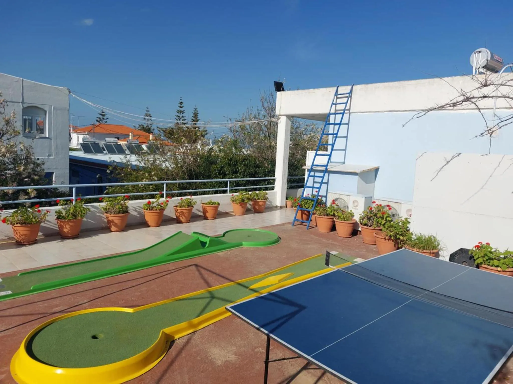 Minigolf in Seafront Studios and Apartments