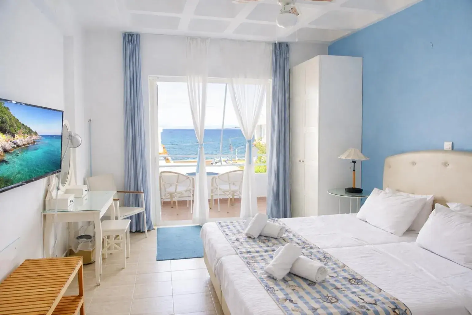 Bed in Seafront Studios and Apartments Bed in Seafront Studios and Apartments