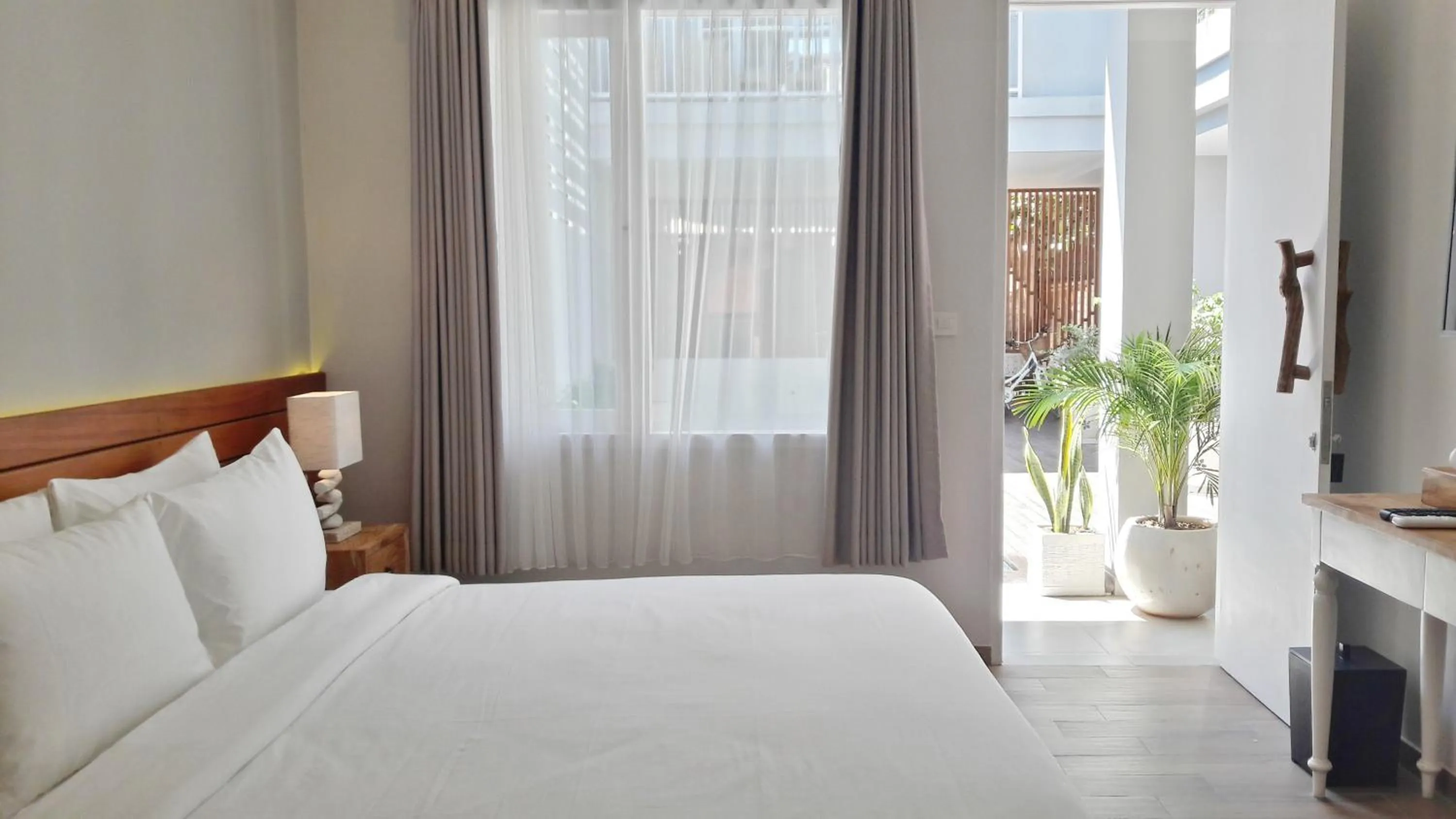 Photo of the whole room, Bed in Mantra Gili