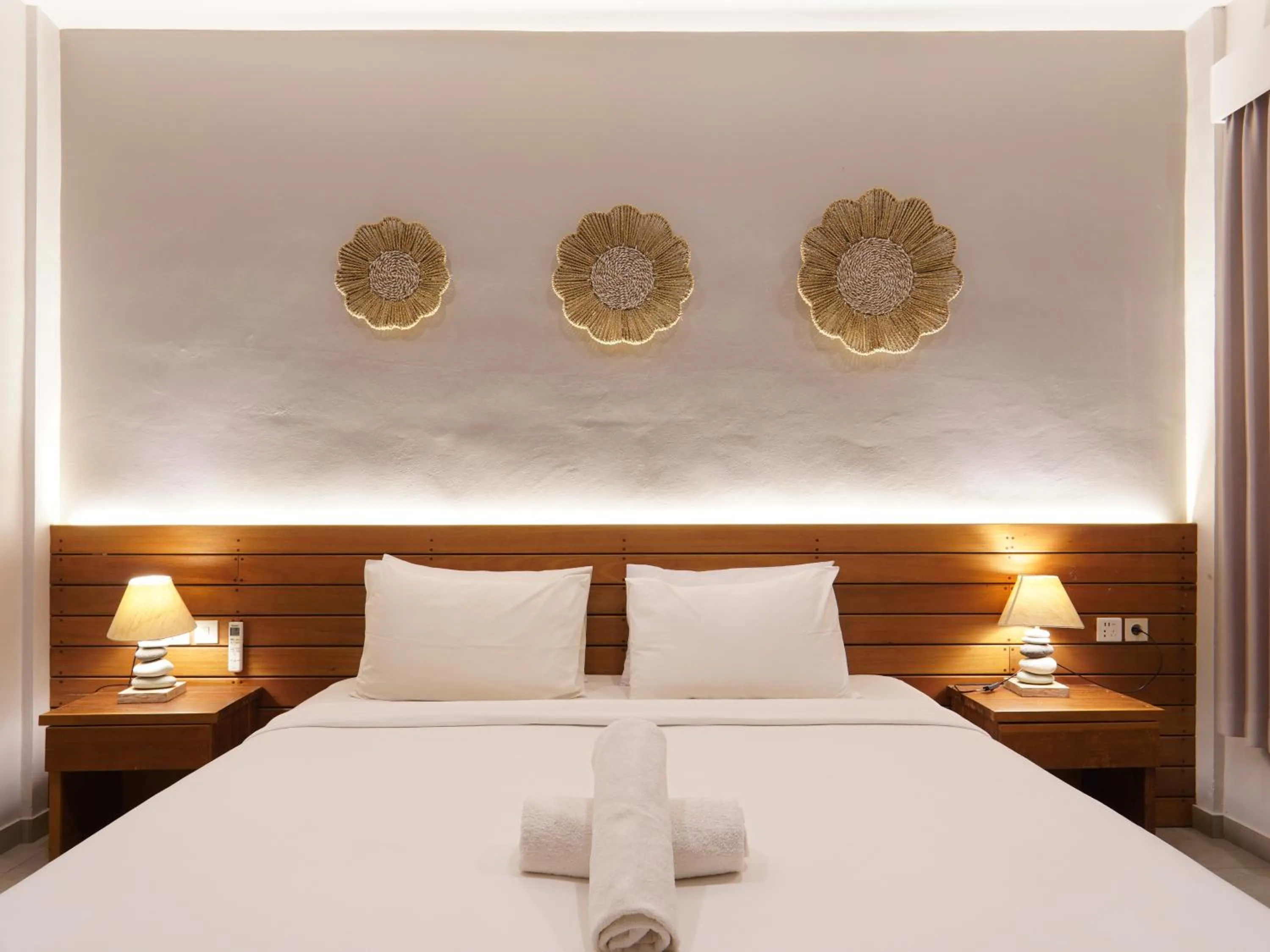 Photo of the whole room, Bed in Mantra Gili