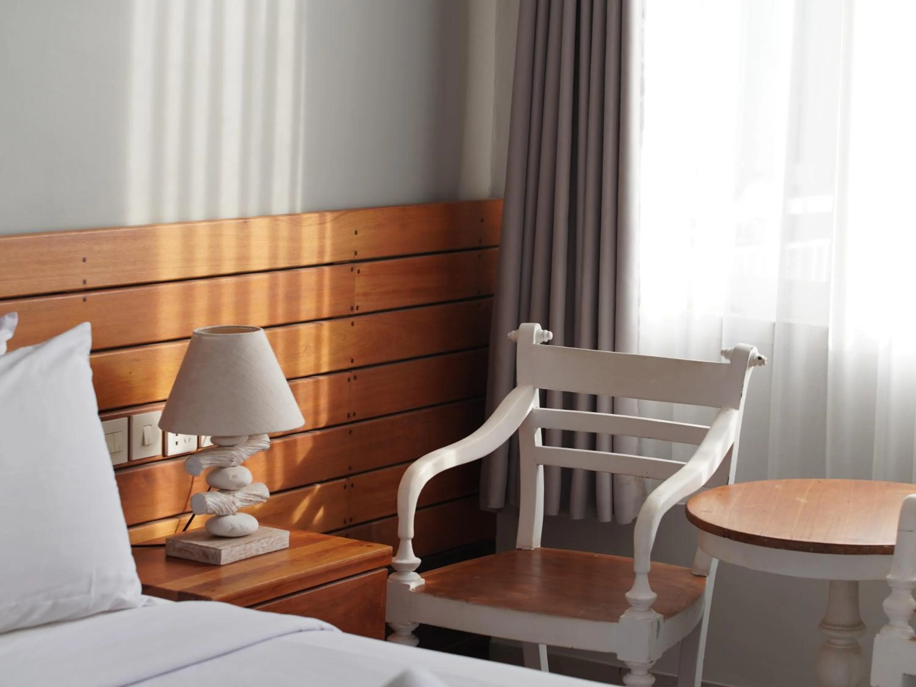 Photo of the whole room, Bed in Mantra Gili