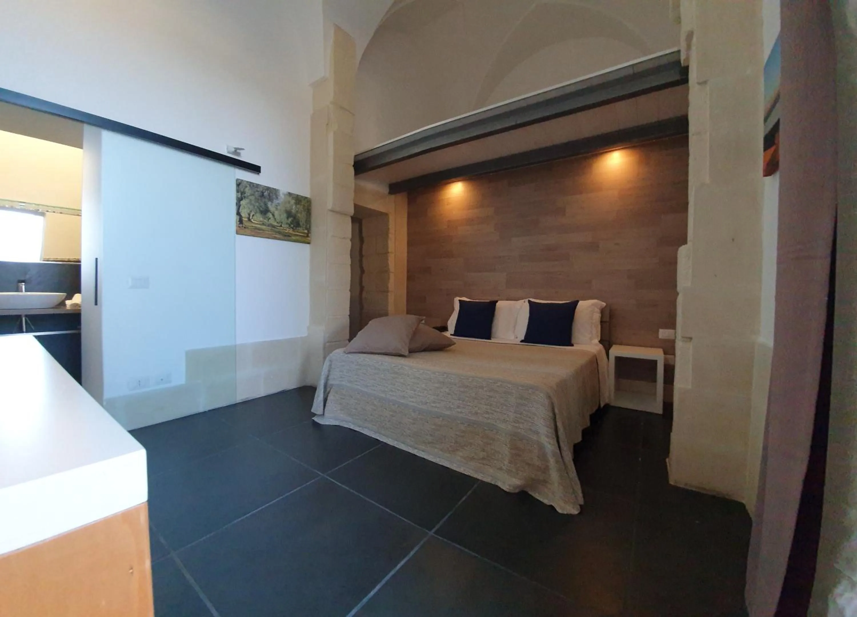 Photo of the whole room in Oasis Park Hotel