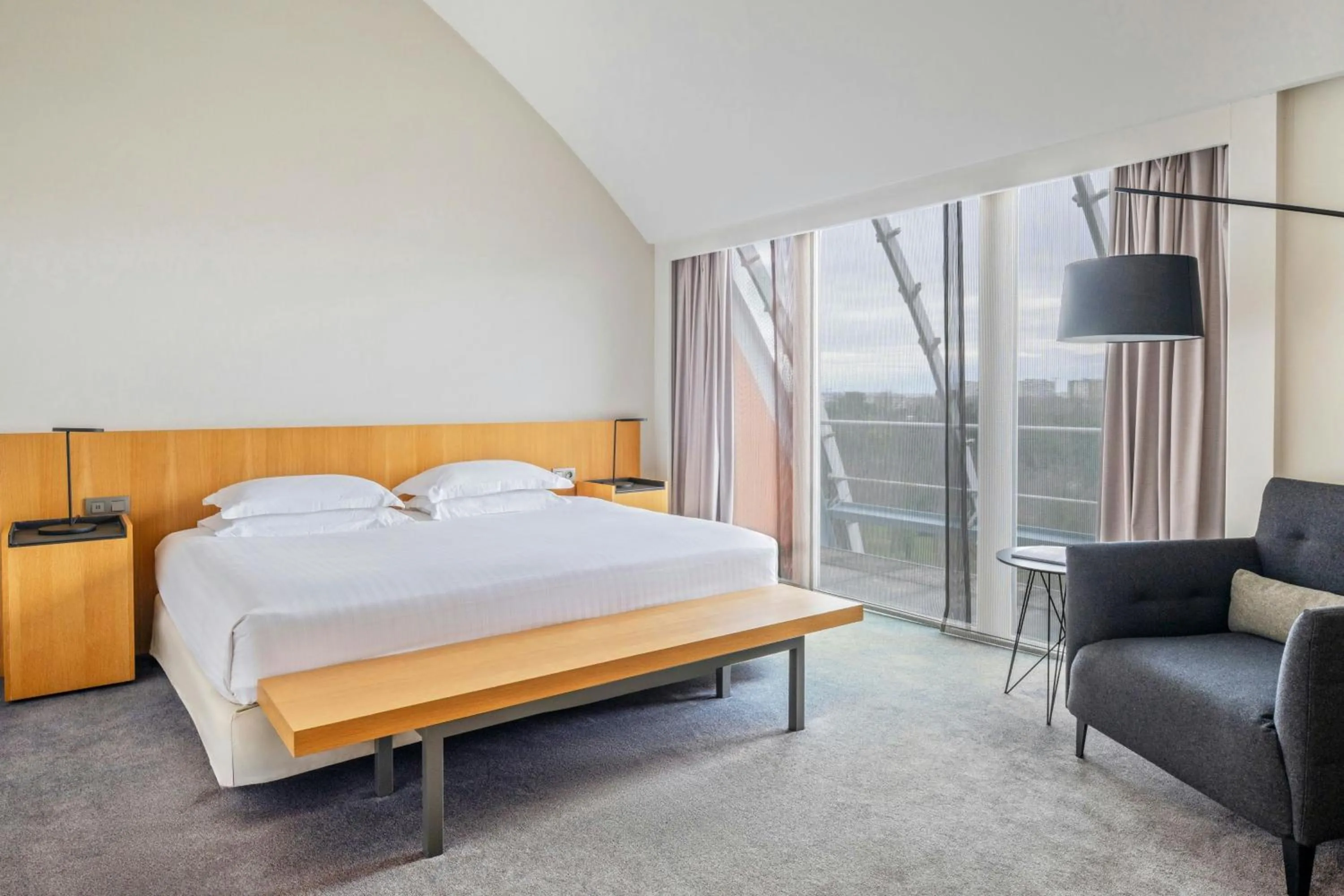 Photo of the whole room, Bed in Lyon Marriott Hotel Cité Internationale