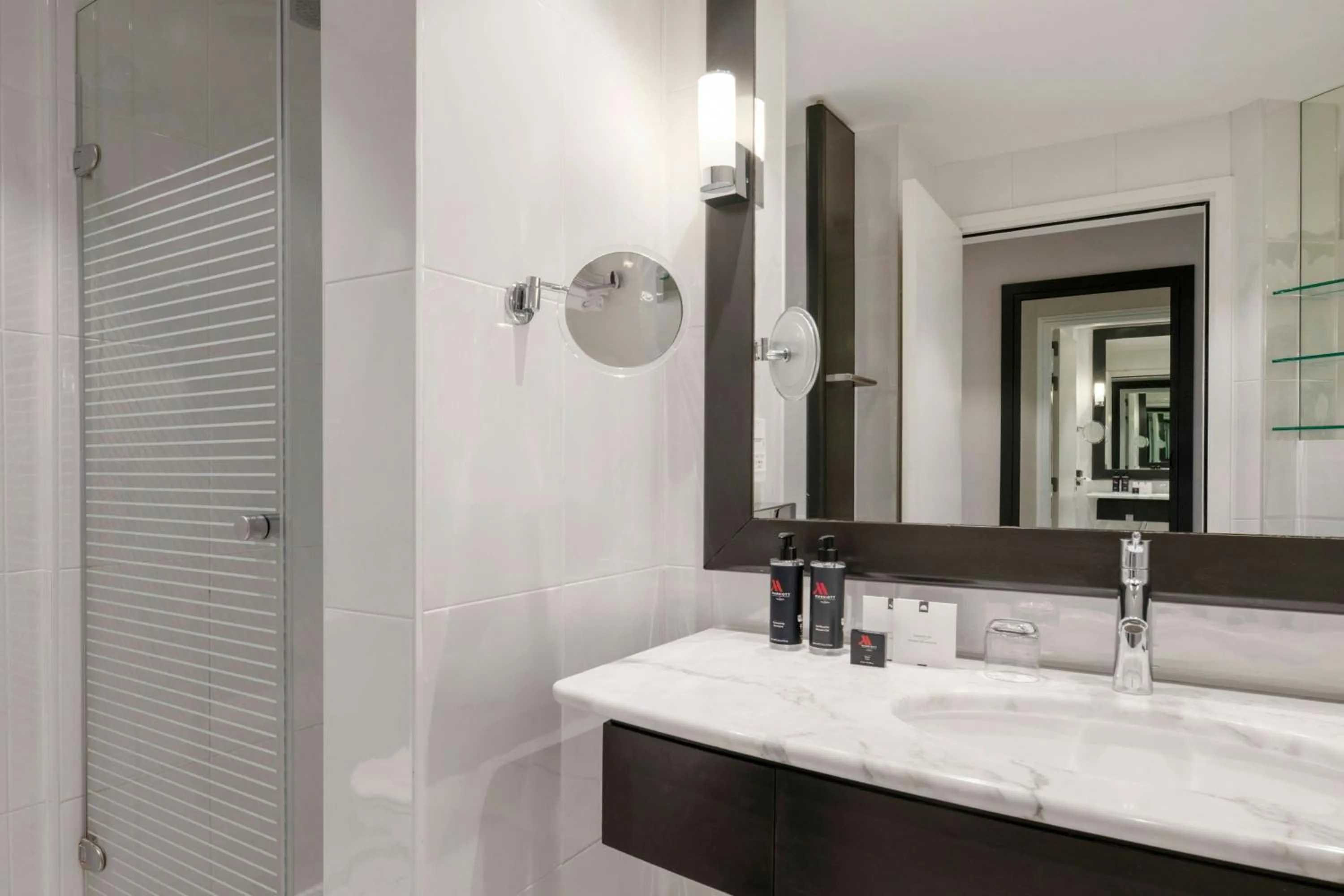 Bathroom in Lyon Marriott Hotel Cité Internationale
