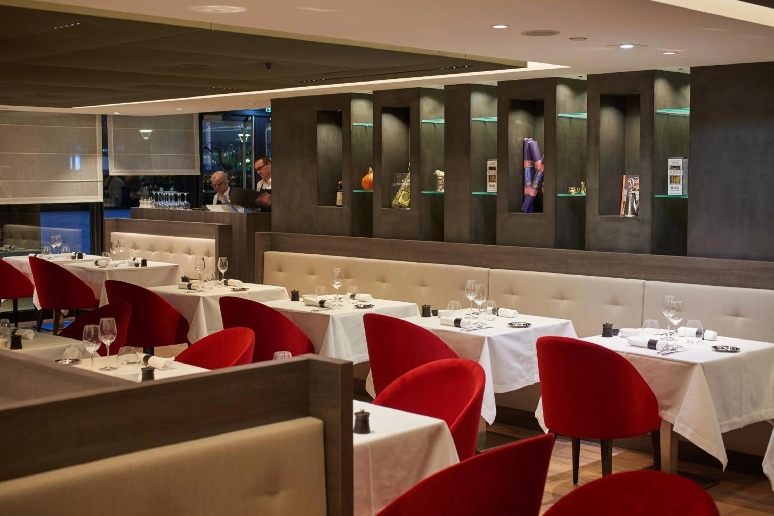 Restaurant/places to eat in Lyon Marriott Hotel Cité Internationale