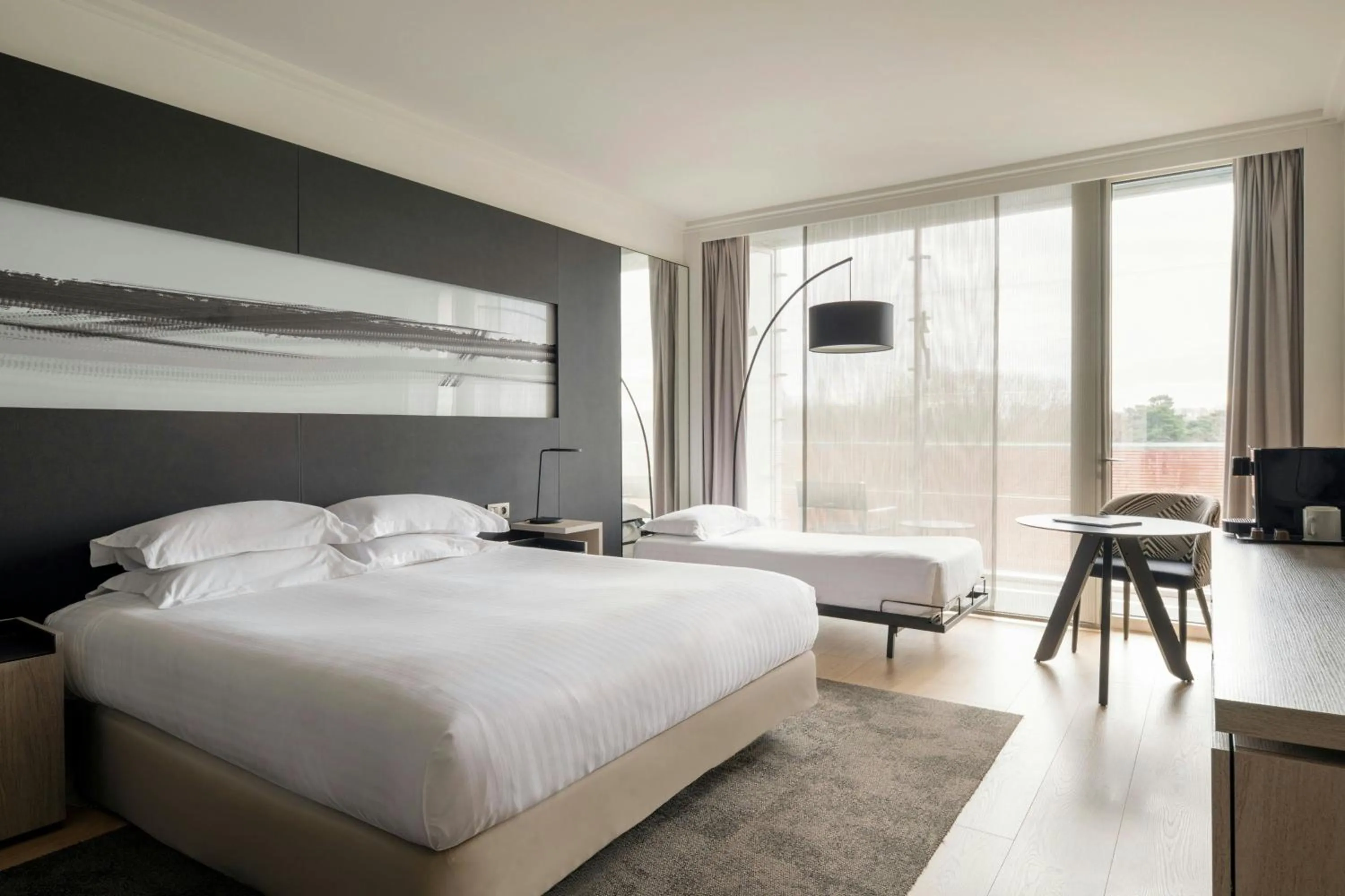 Photo of the whole room, Bed in Lyon Marriott Hotel Cité Internationale